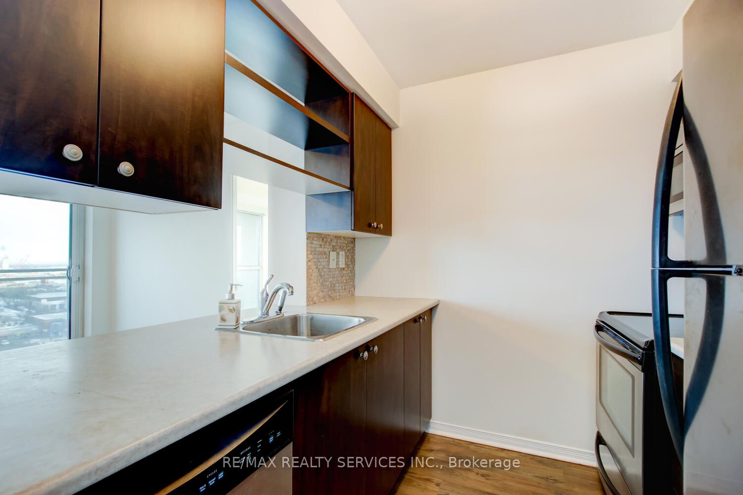 215 Queen Street E 1103 Property Photo 10