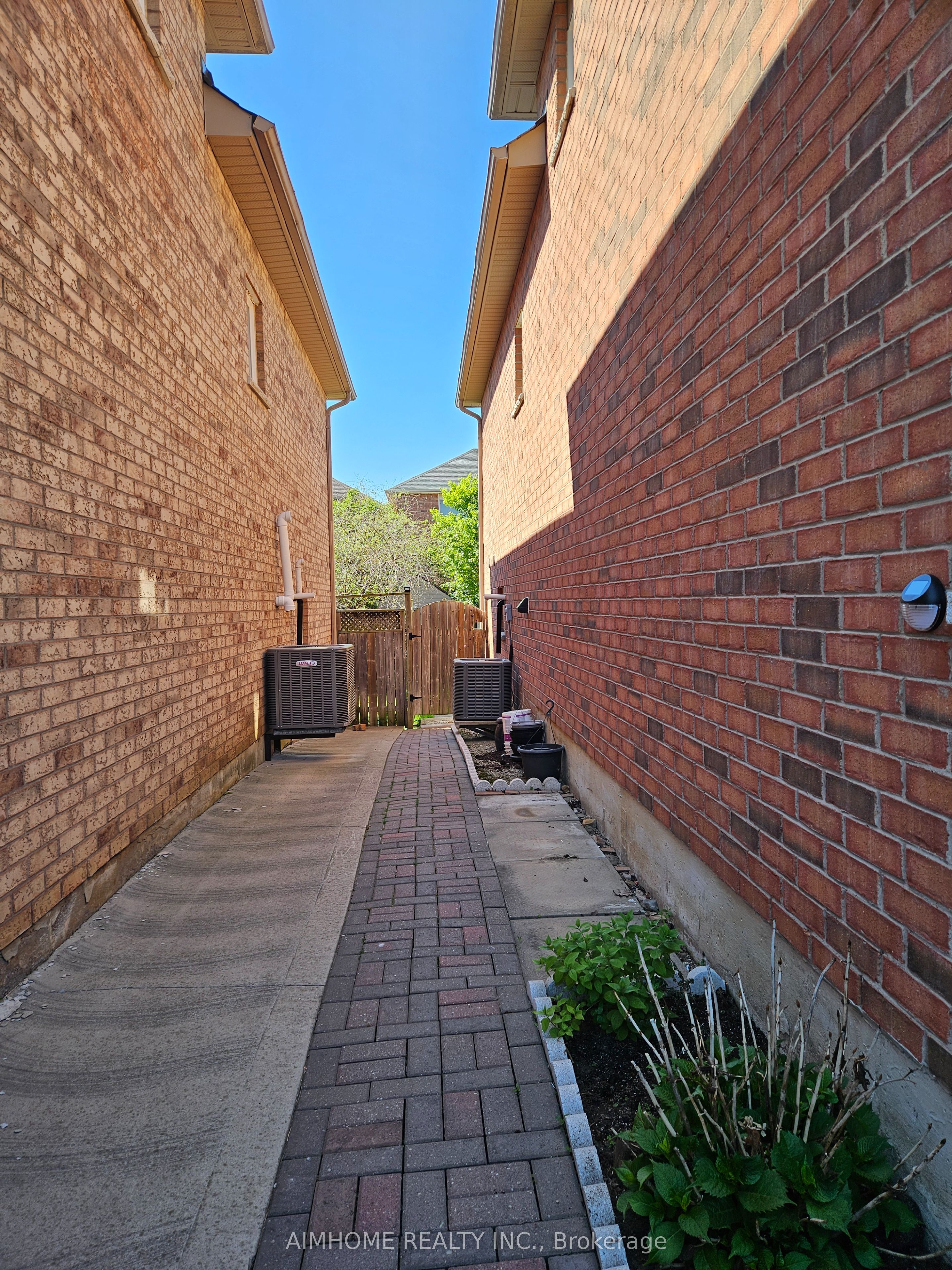 3227 Scotch Pine Gate Property Photo 2