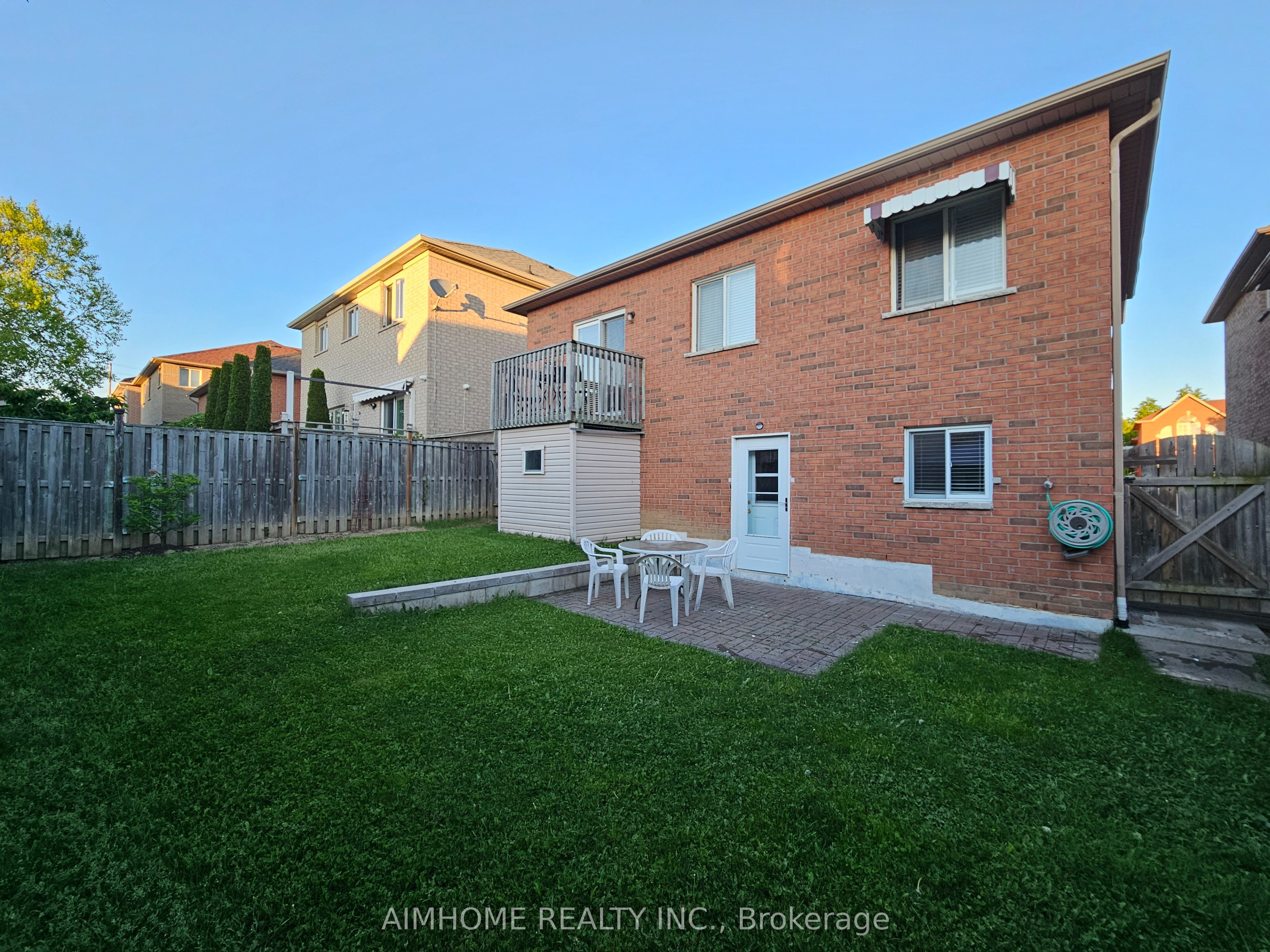 3227 Scotch Pine Gate Property Photo 3