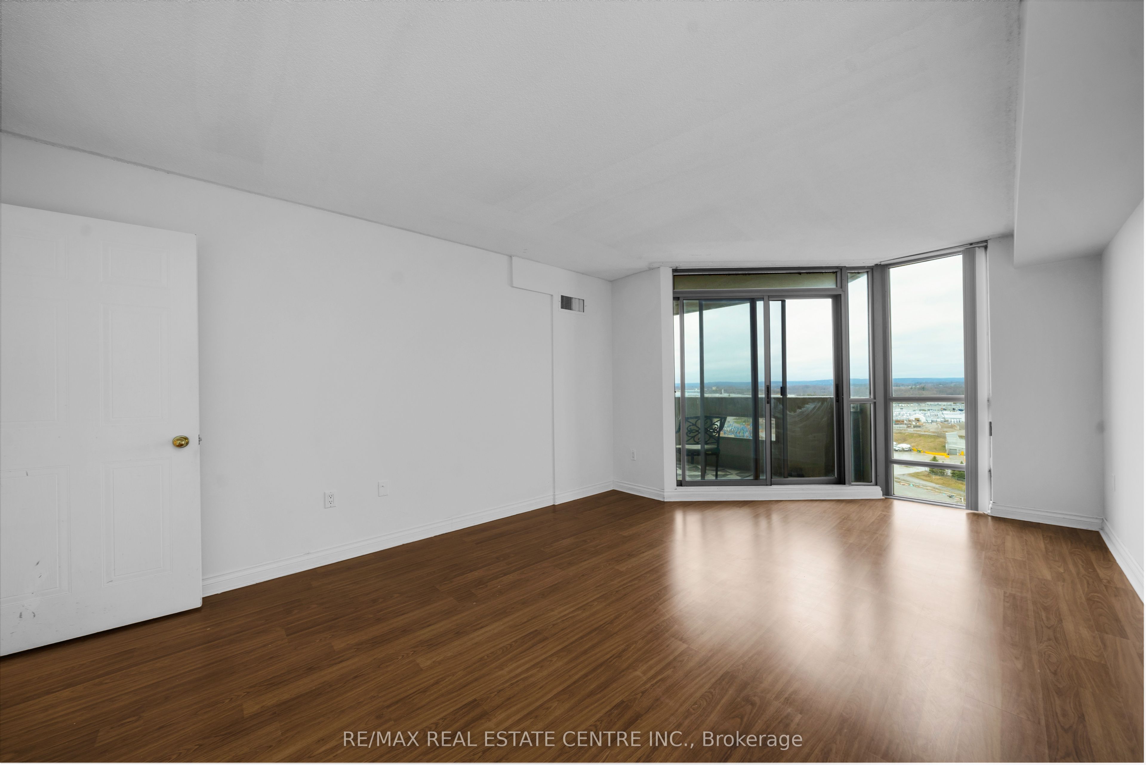 20 Mcfarlane Drive 1504 Property Photo 11