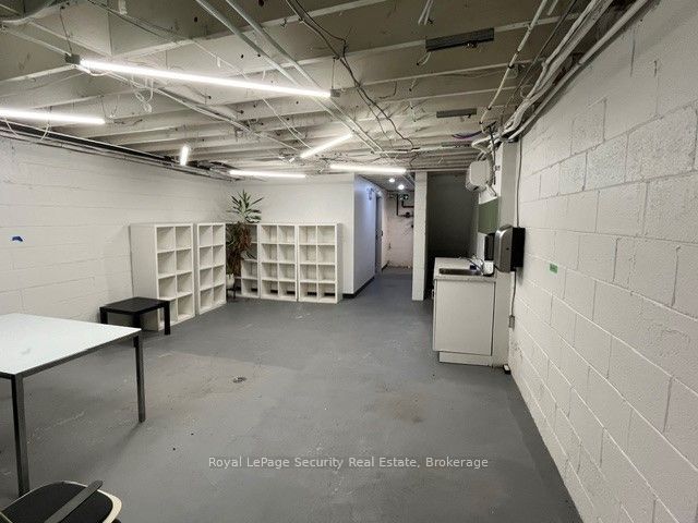 3205 Dufferin Street Property Photo 6
