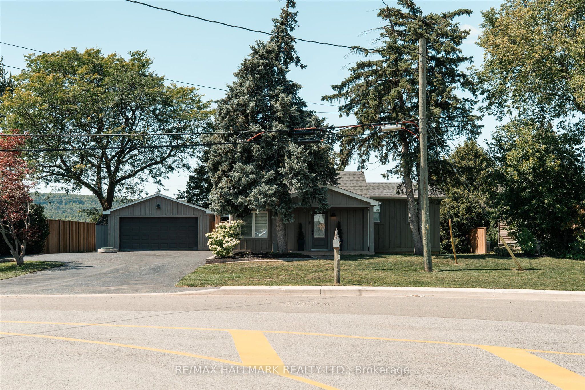 7433 5 Side Road Property Photo 5
