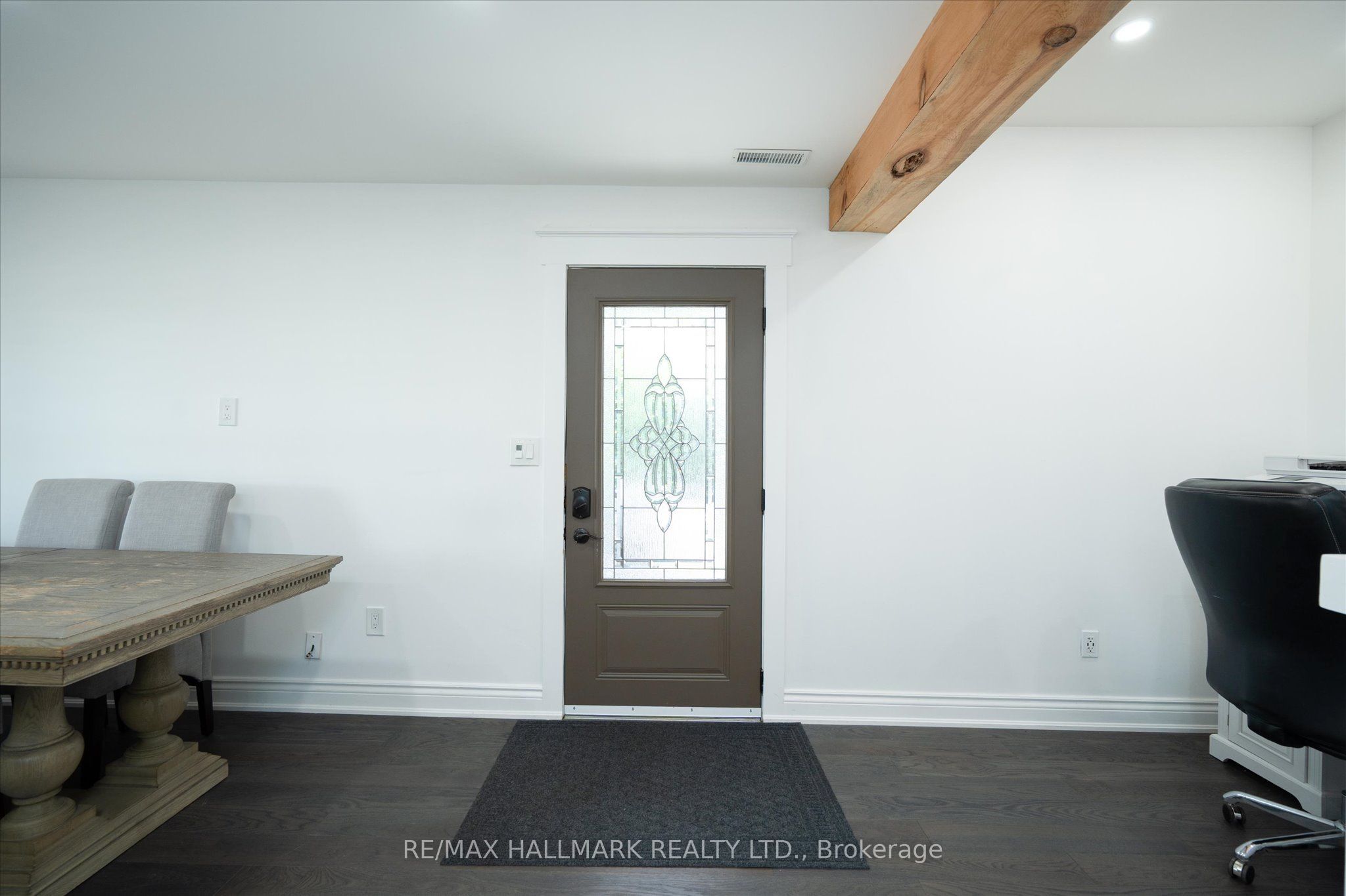 7433 5 Side Road Property Photo 10