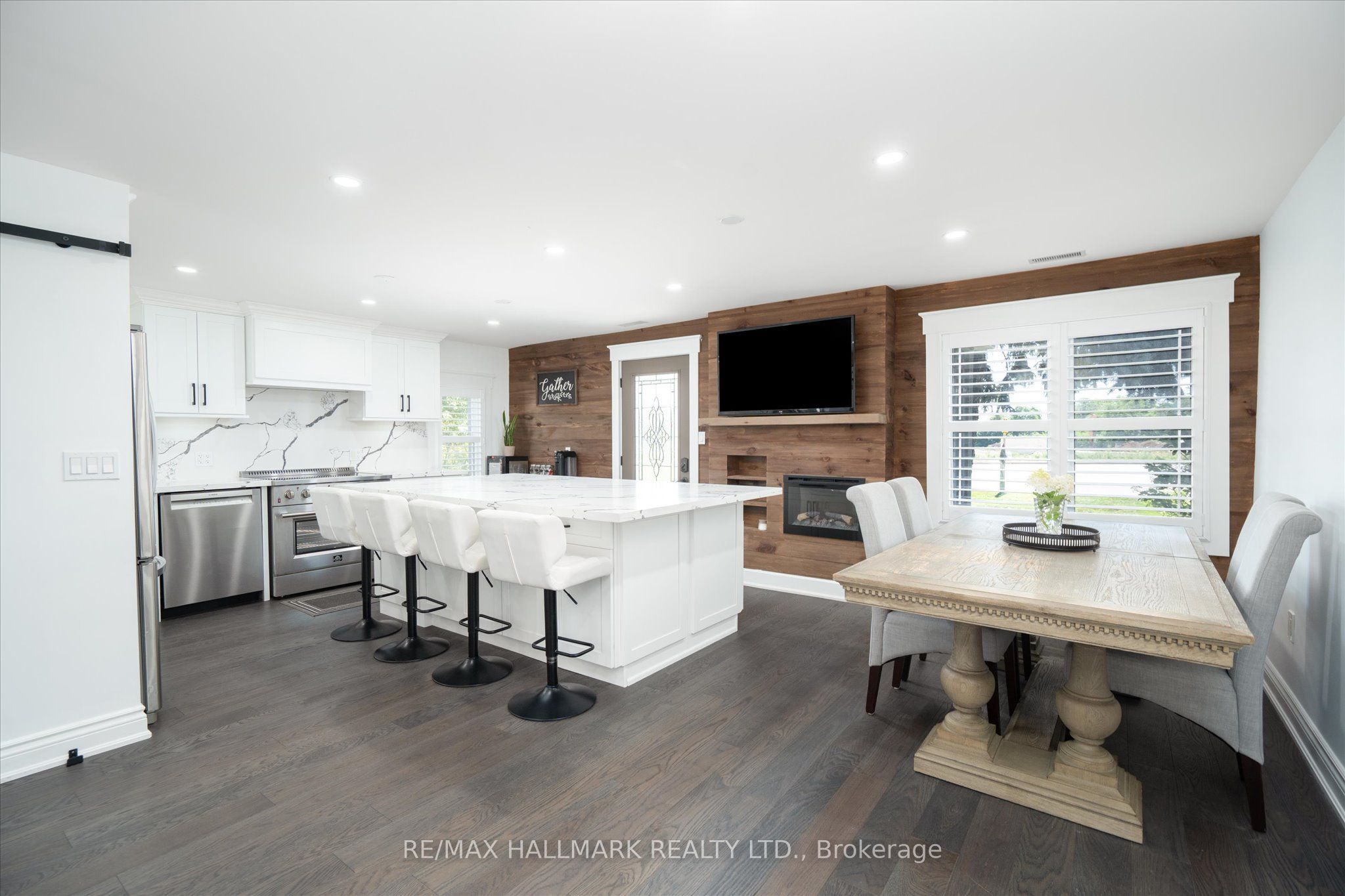 7433 5 Side Road Property Photo 11