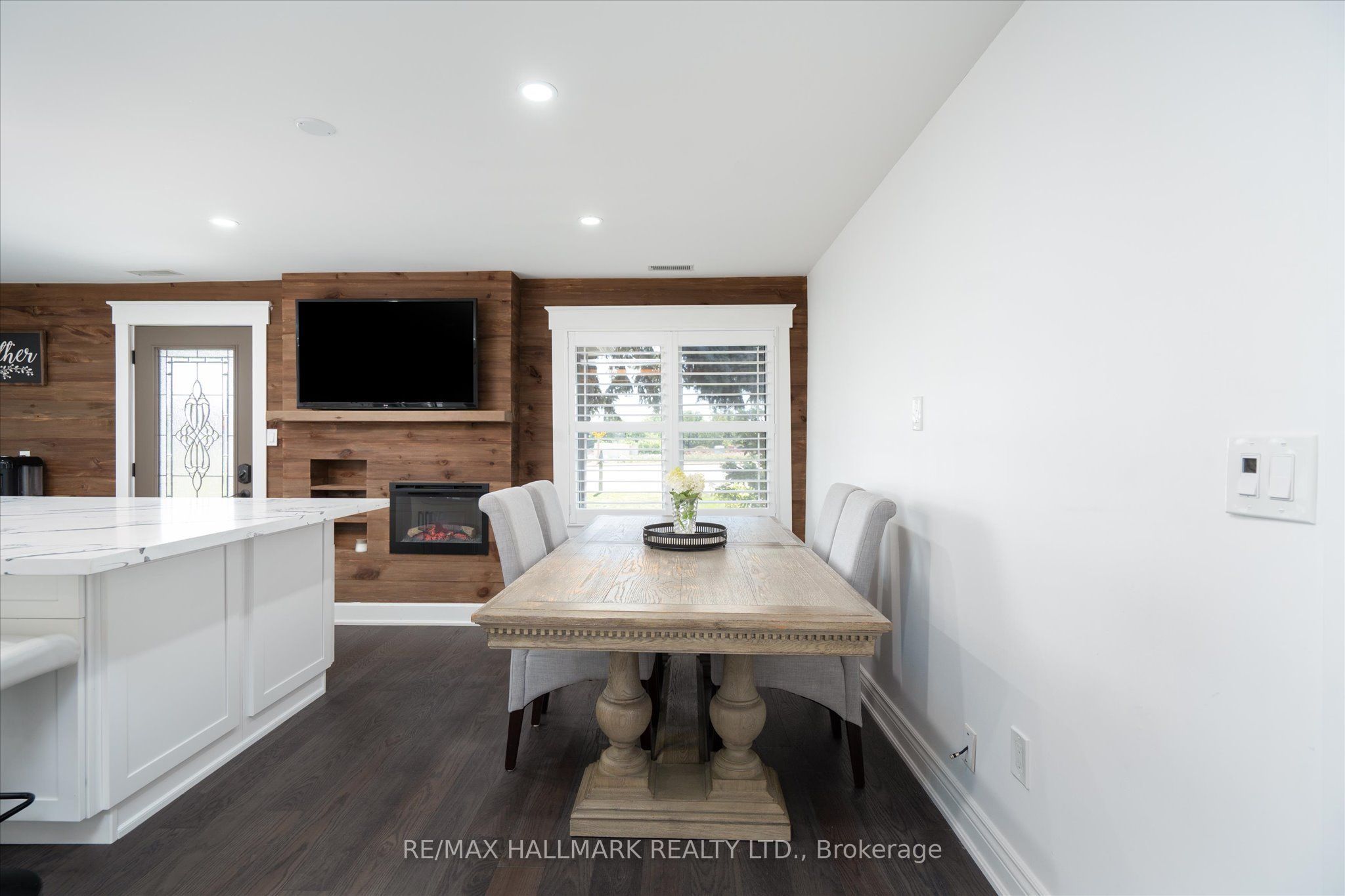 7433 5 Side Road Property Photo 17
