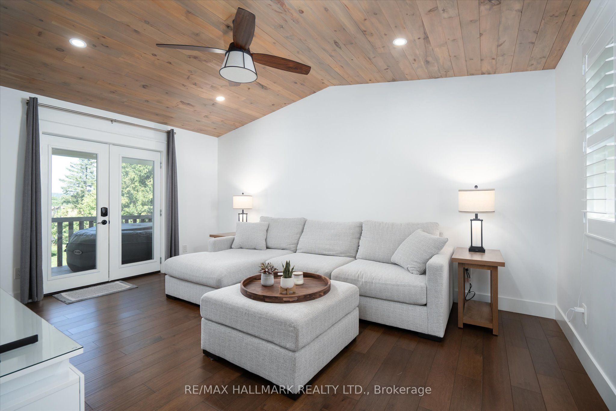 7433 5 Side Road Property Photo 20