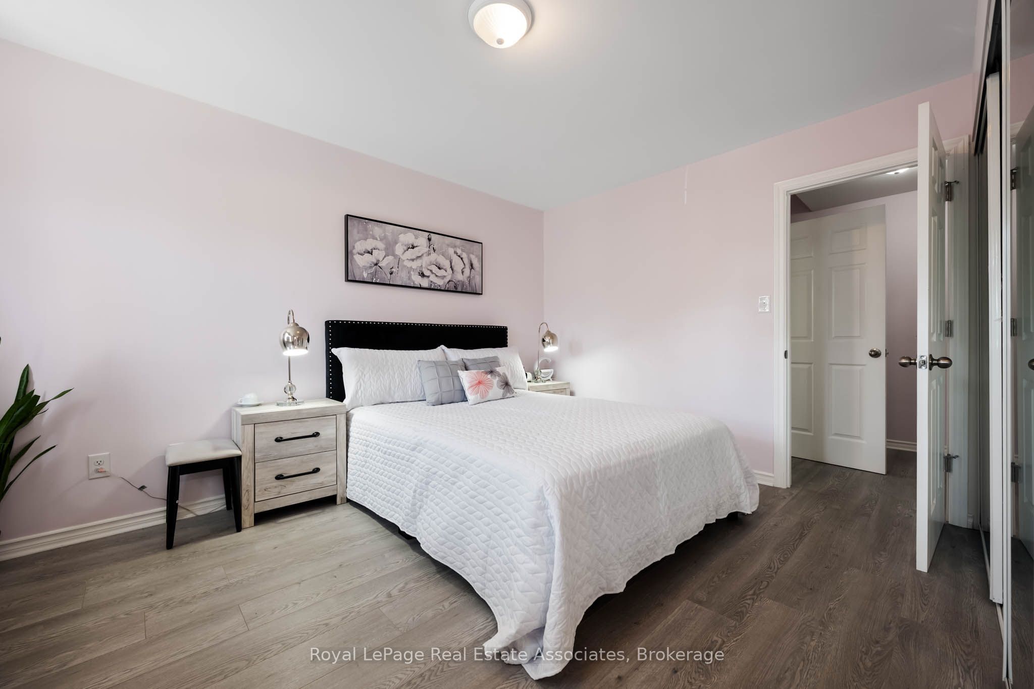 6950 Tenth Line W 87 Property Photo 16