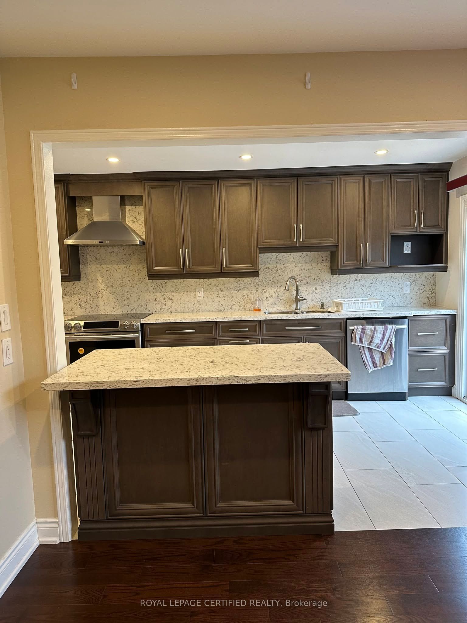 210 Ecclestone Drive Main Property Photo 4