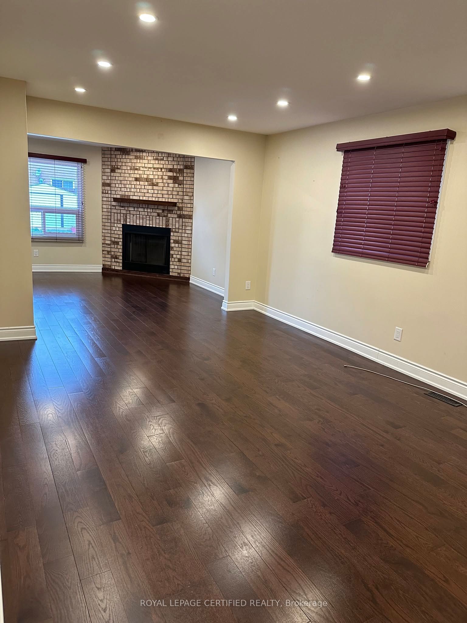 210 Ecclestone Drive Main Property Photo 12