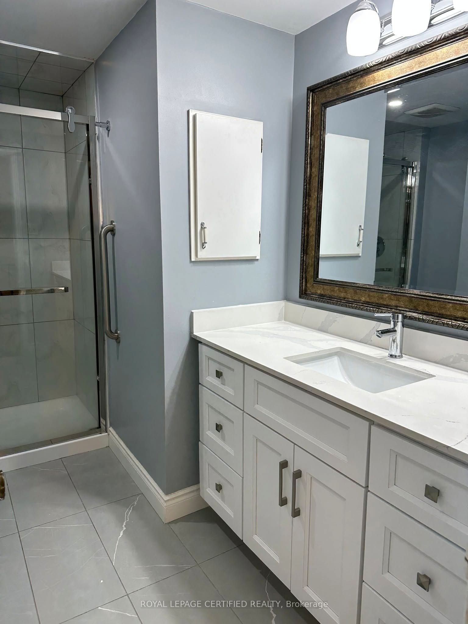 210 Ecclestone Drive Main Property Photo 18