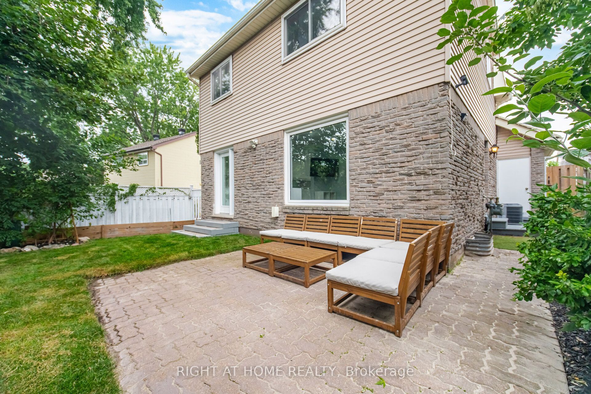 1527 Forestdale Court Property Photo 45