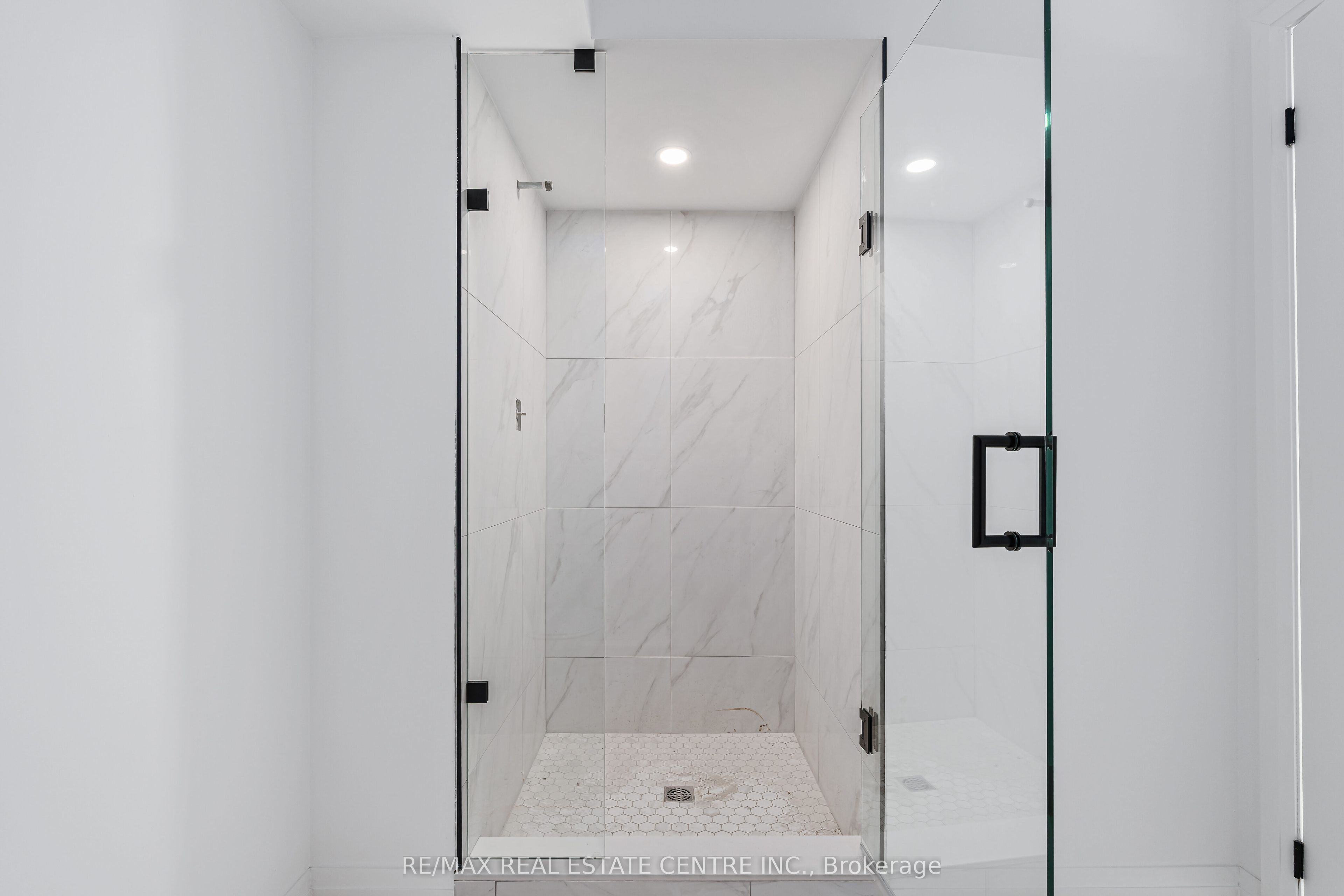 19 James Street Property Photo 25
