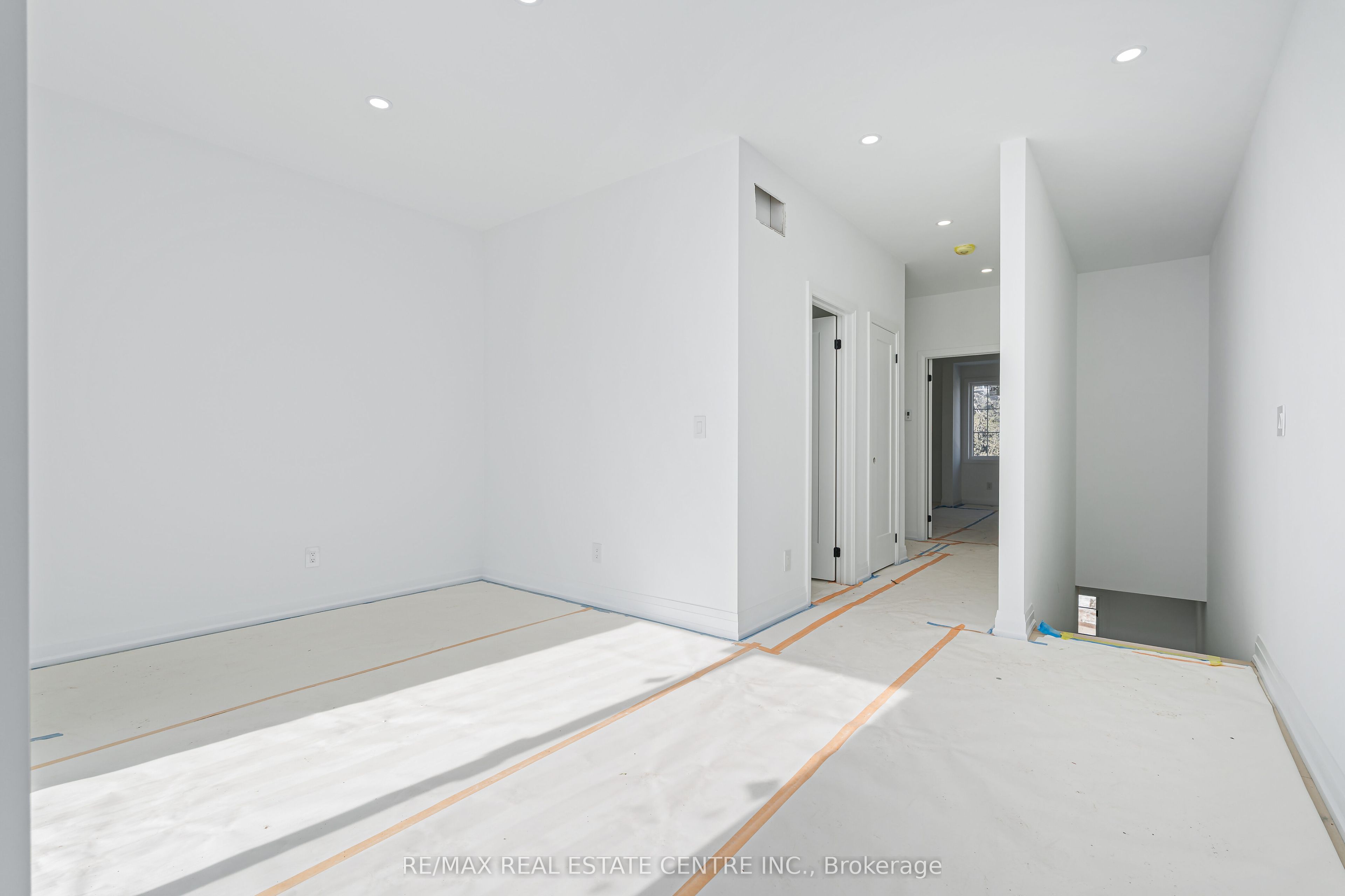 19 James Street Property Photo 31