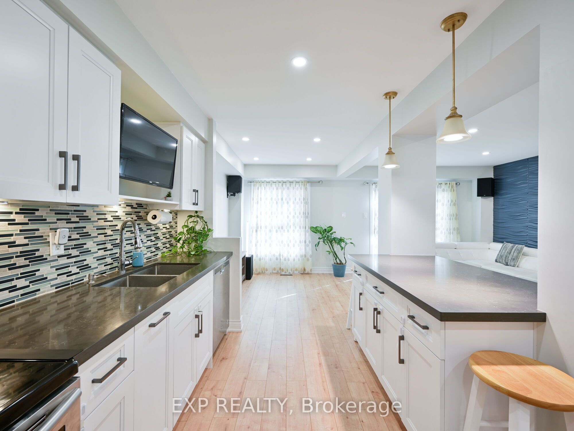 3351 Hornbeam Crescent N 64 Property Photo 10
