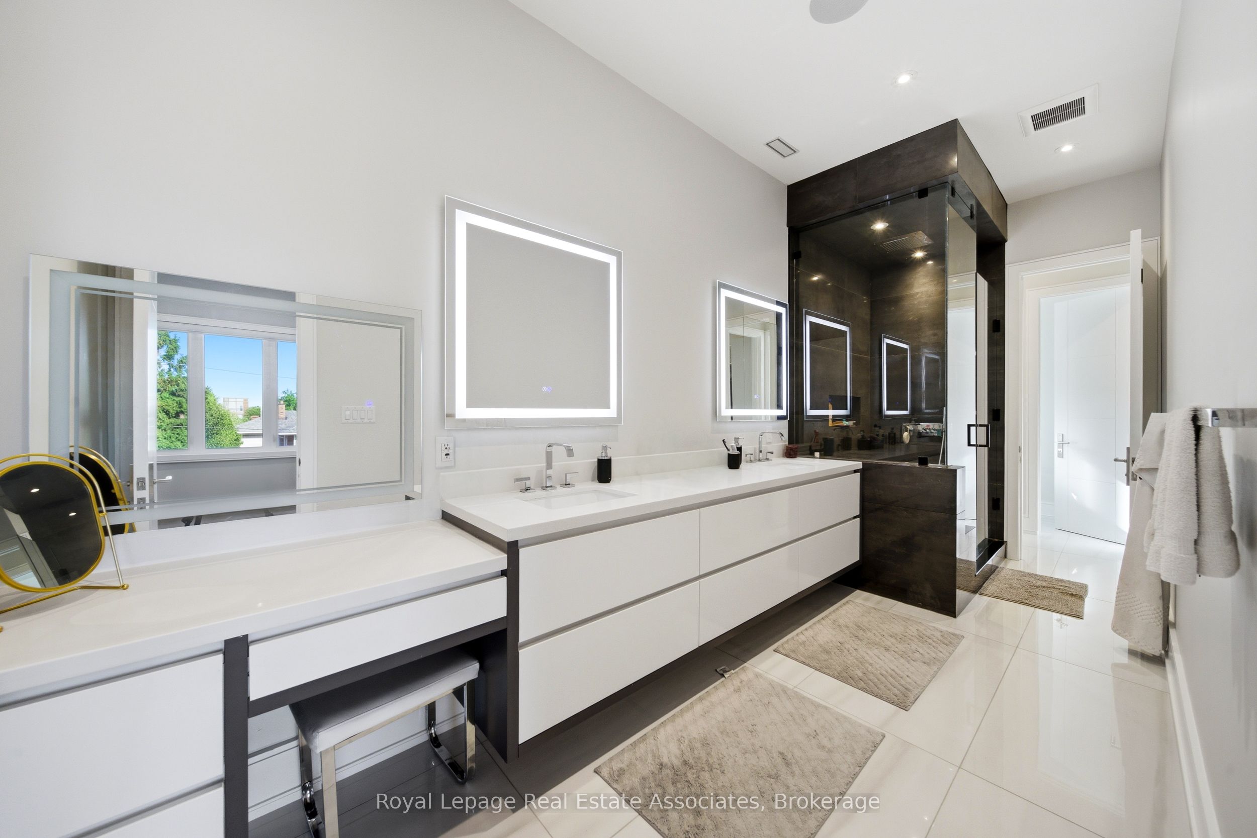 14 Joyce Parkway Property Photo 27