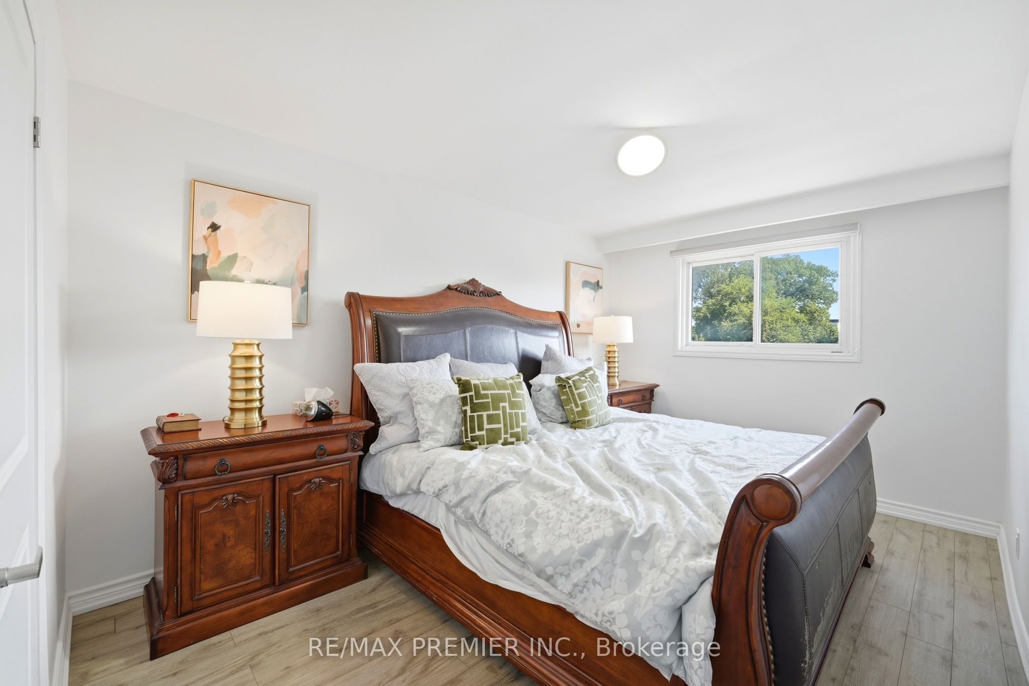 15 Madonna Gardens Property Photo 13