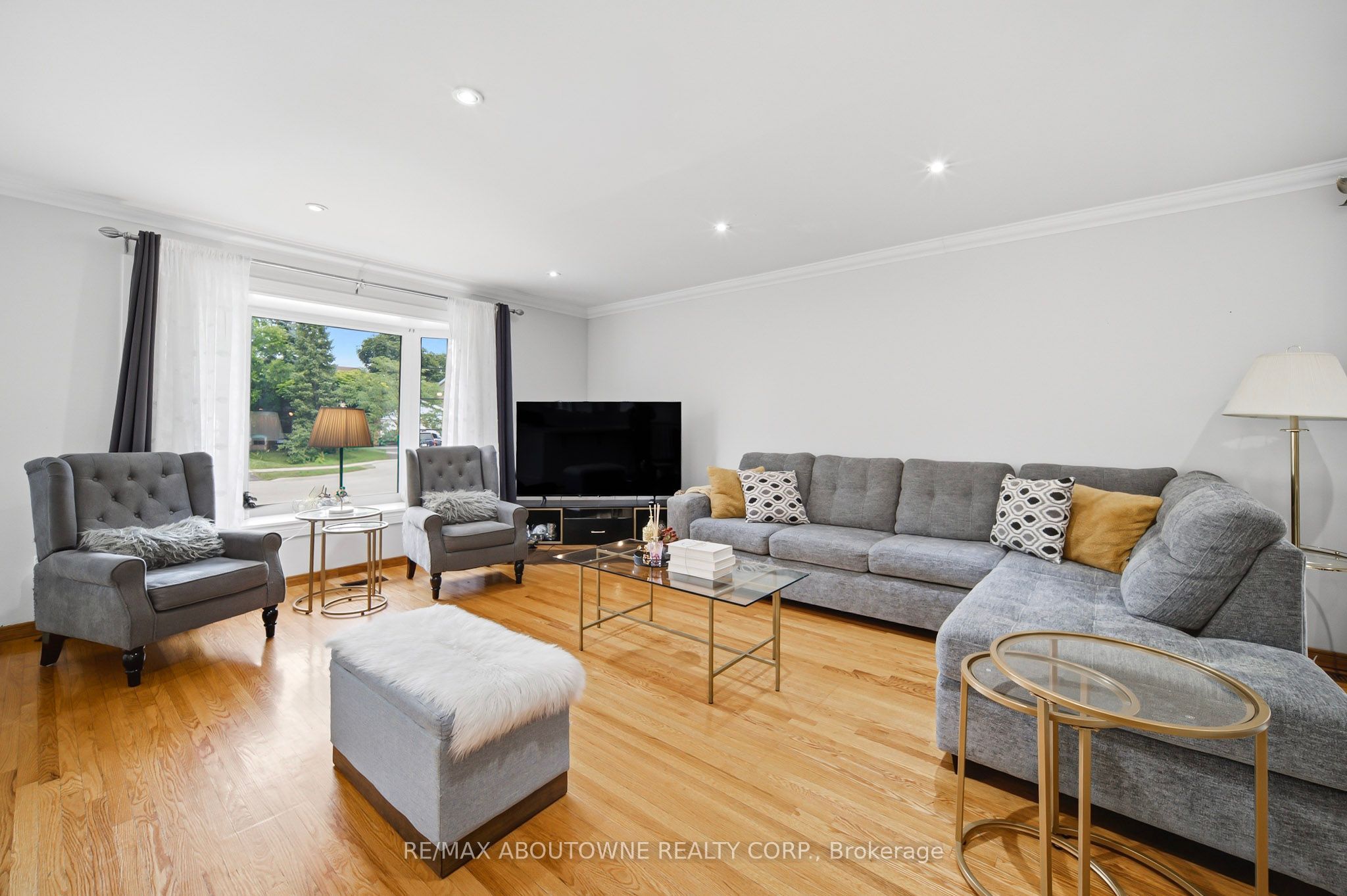 6346 Neuchatel Road Property Photo 7