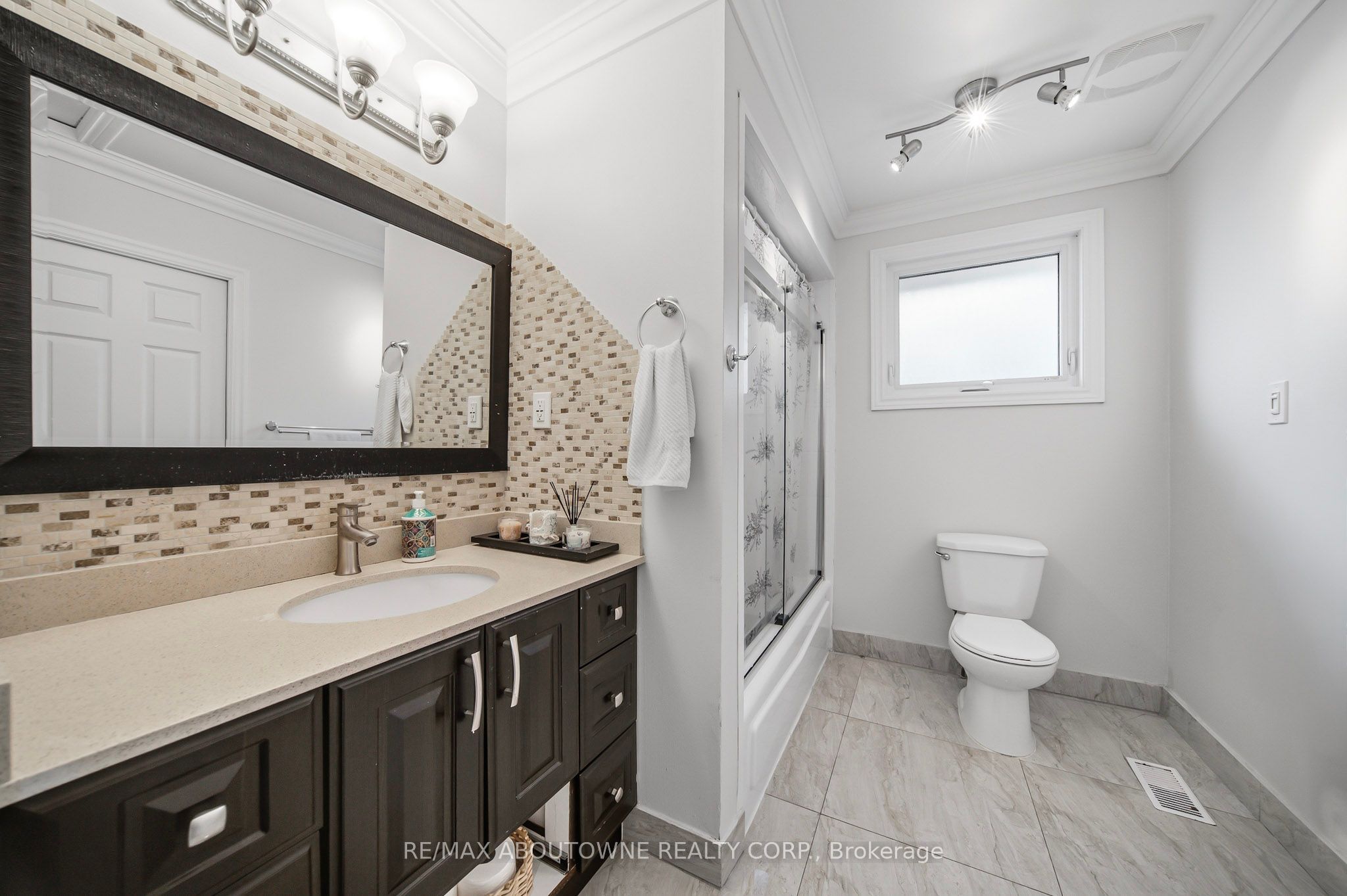 6346 Neuchatel Road Property Photo 16