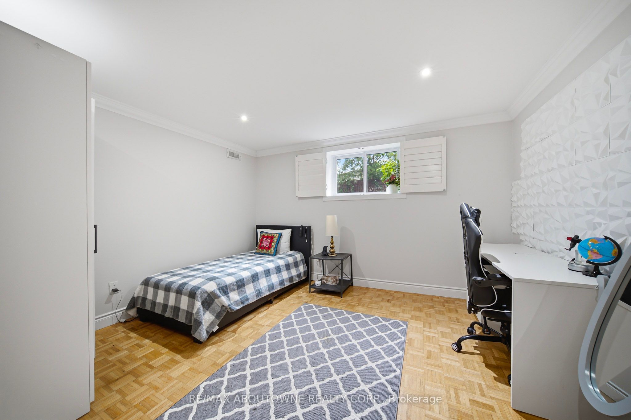 6346 Neuchatel Road Property Photo 23