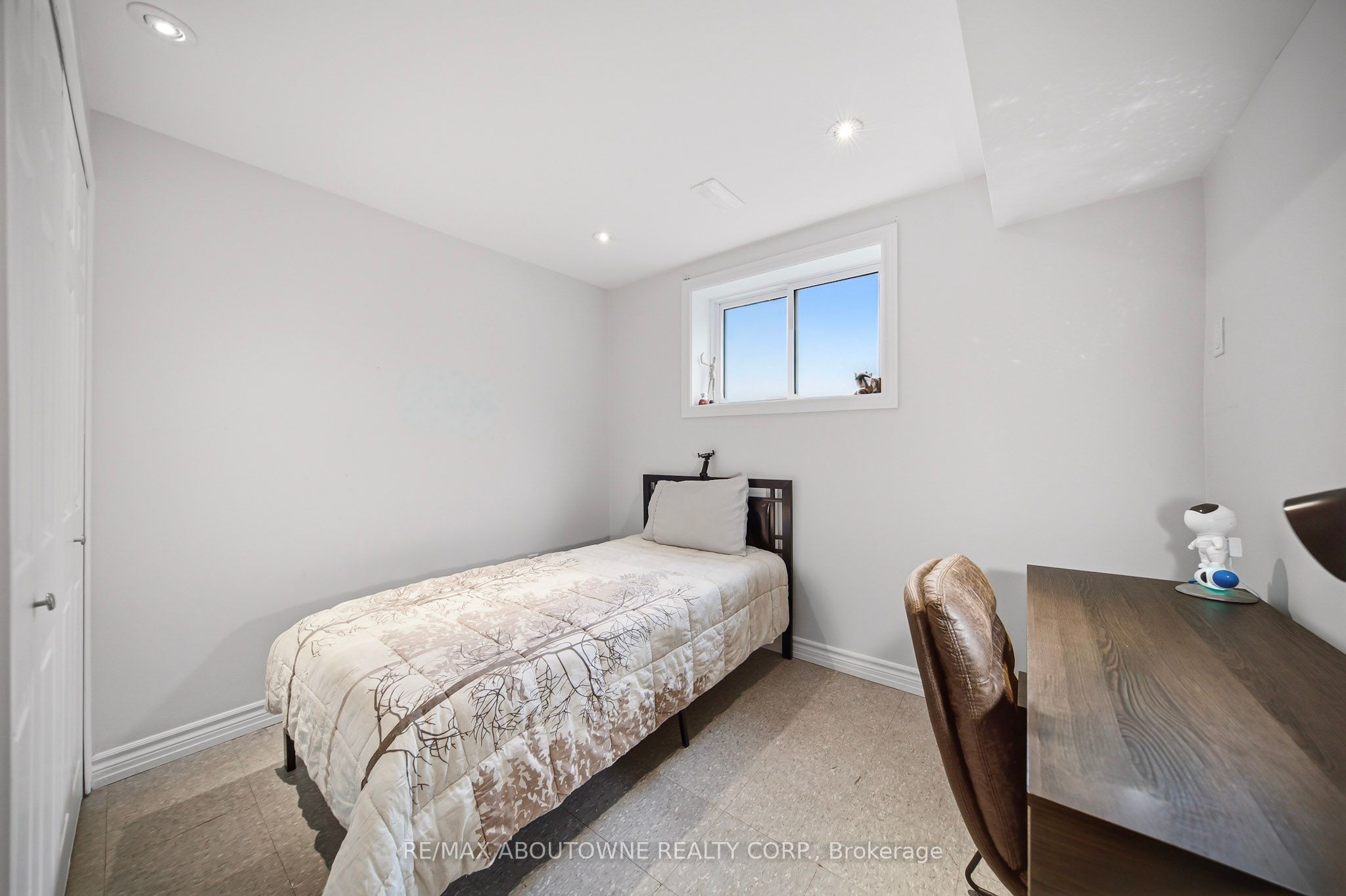 6346 Neuchatel Road Property Photo 25