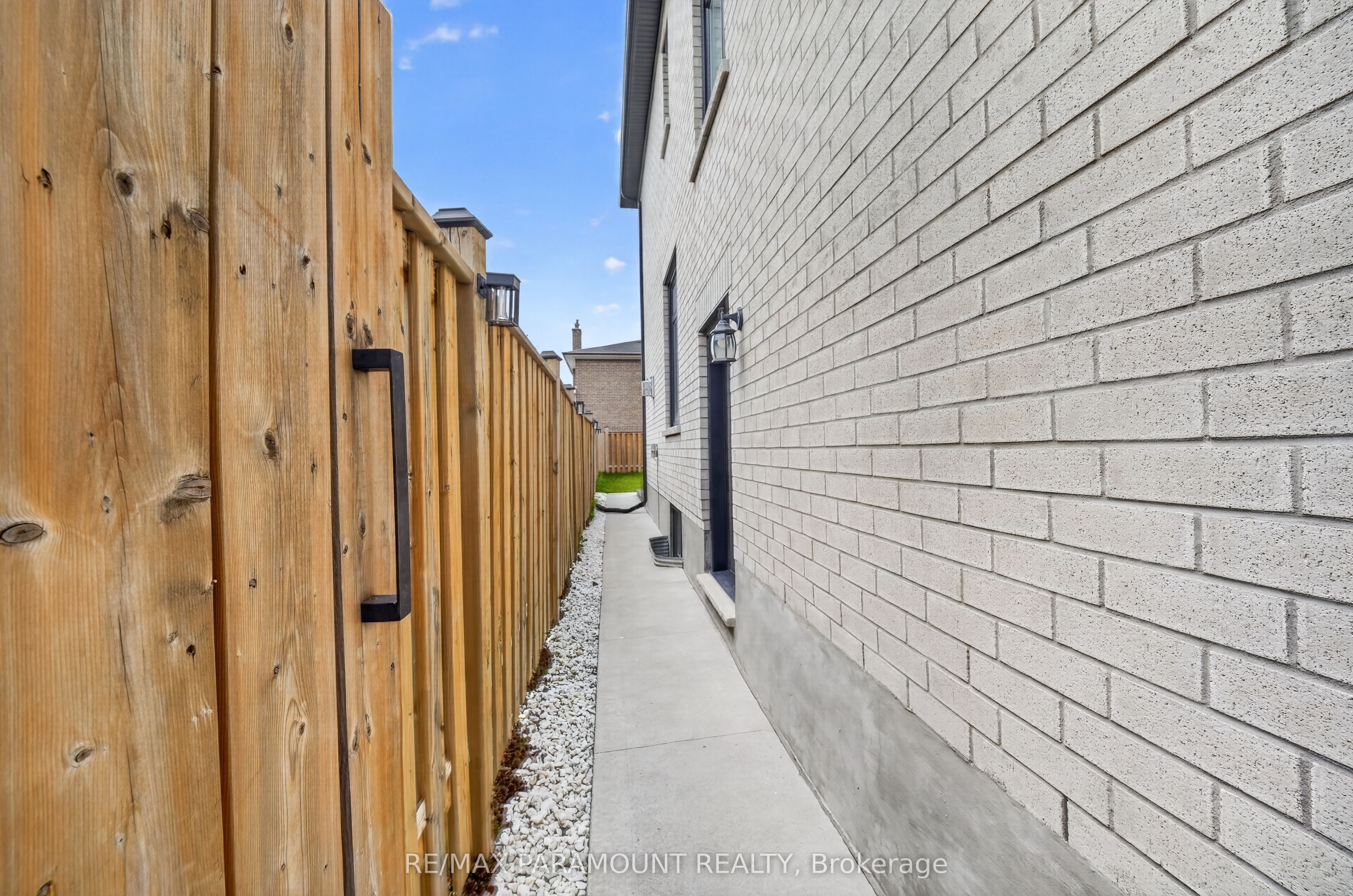 38 York Road Property Photo 19