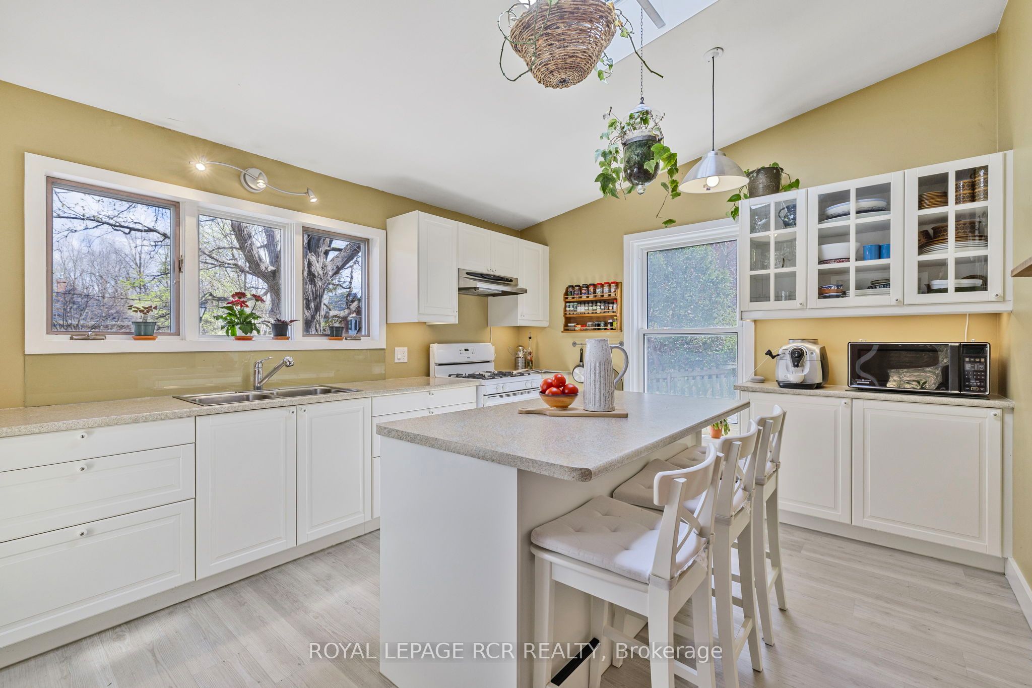 91 King Street W Property Photo 10