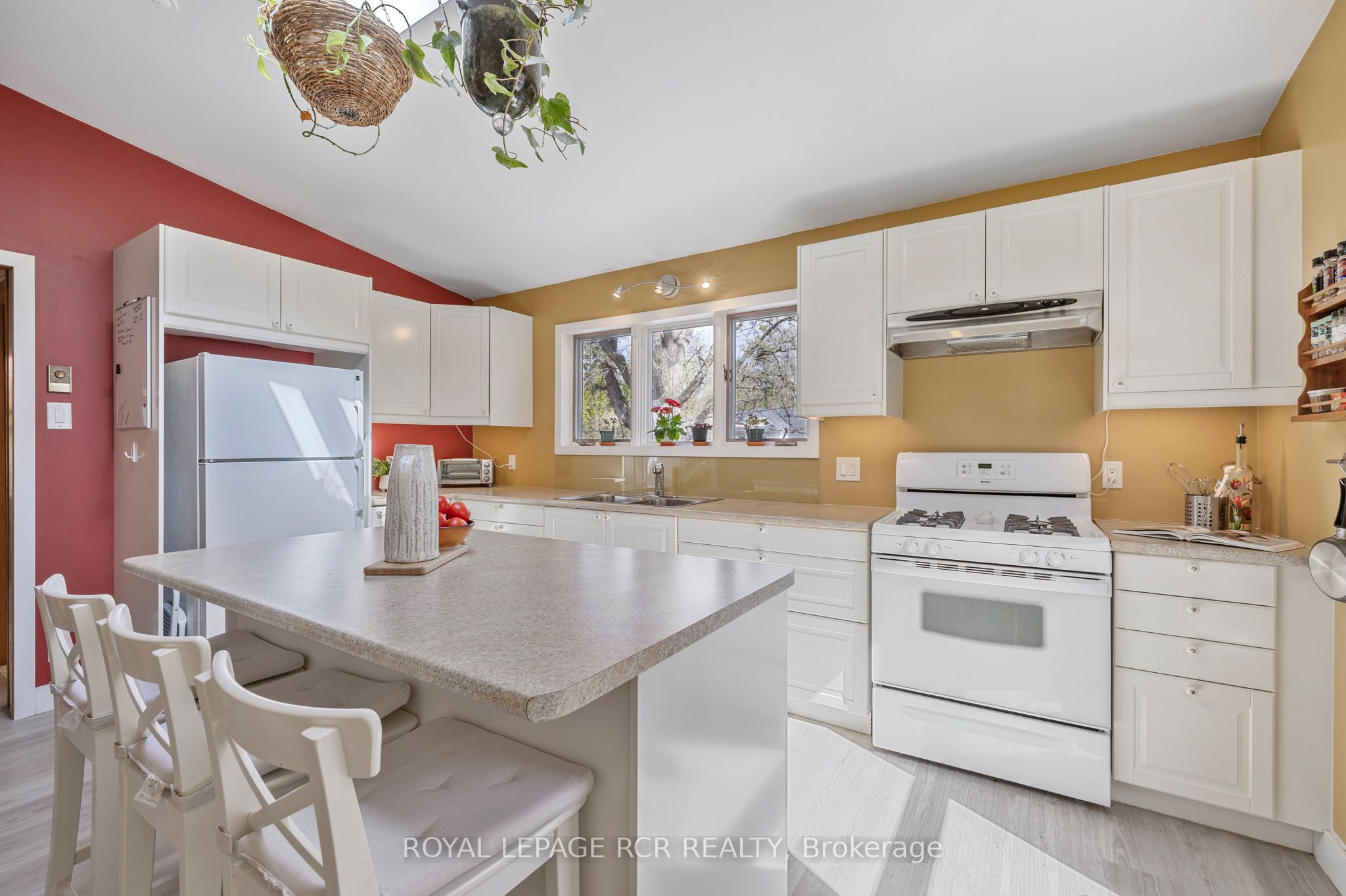 91 King Street W Property Photo 11