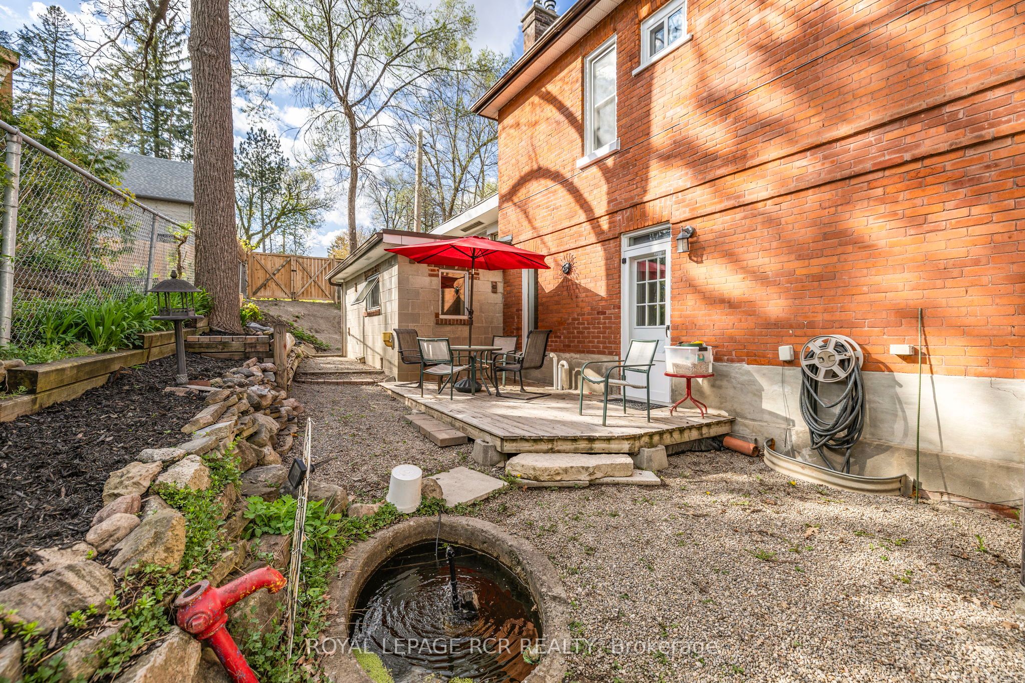 91 King Street W Property Photo 22