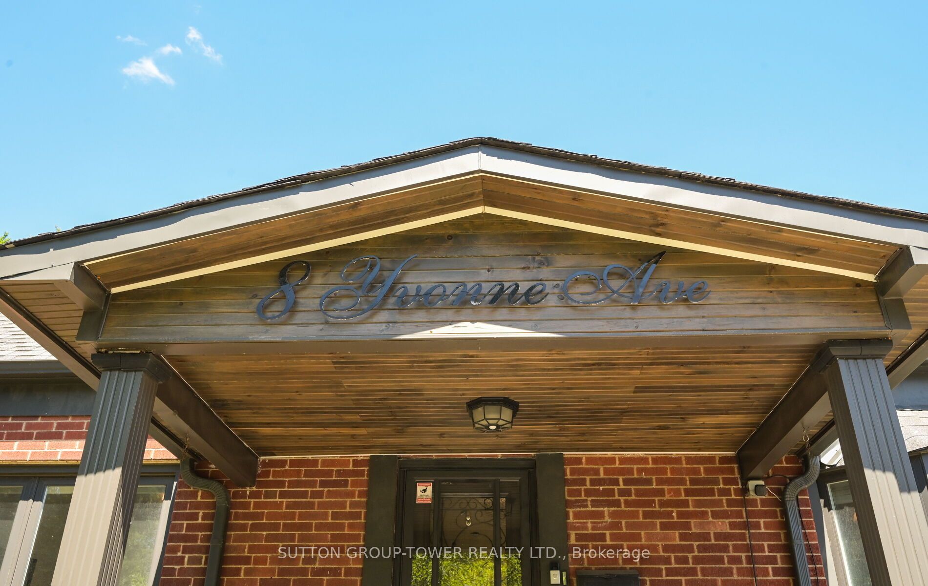 8 Yvonne Avenue N Property Photo 4