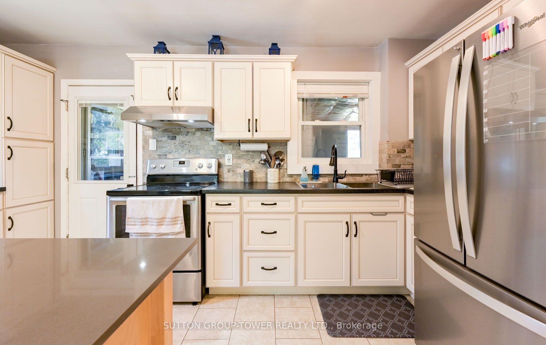 8 Yvonne Avenue N Property Photo 16