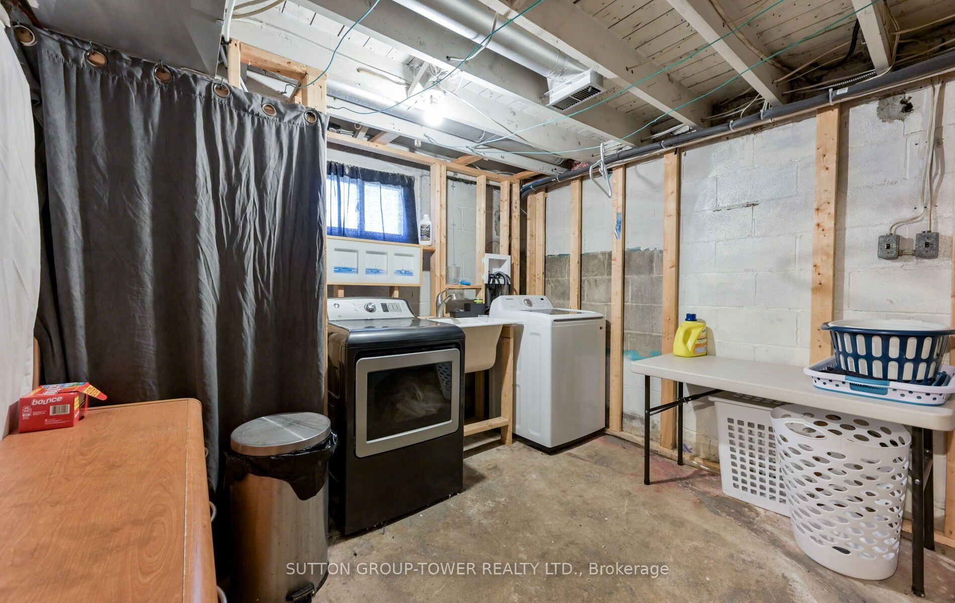 8 Yvonne Avenue N Property Photo 39