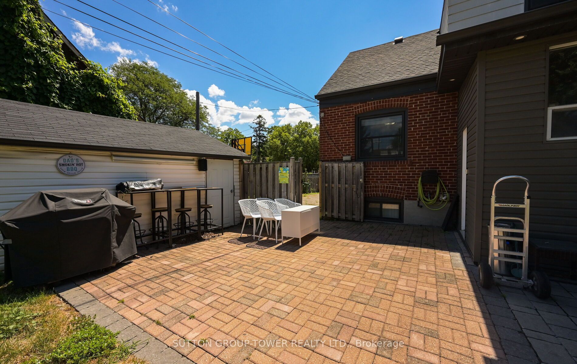 8 Yvonne Avenue N Property Photo 48