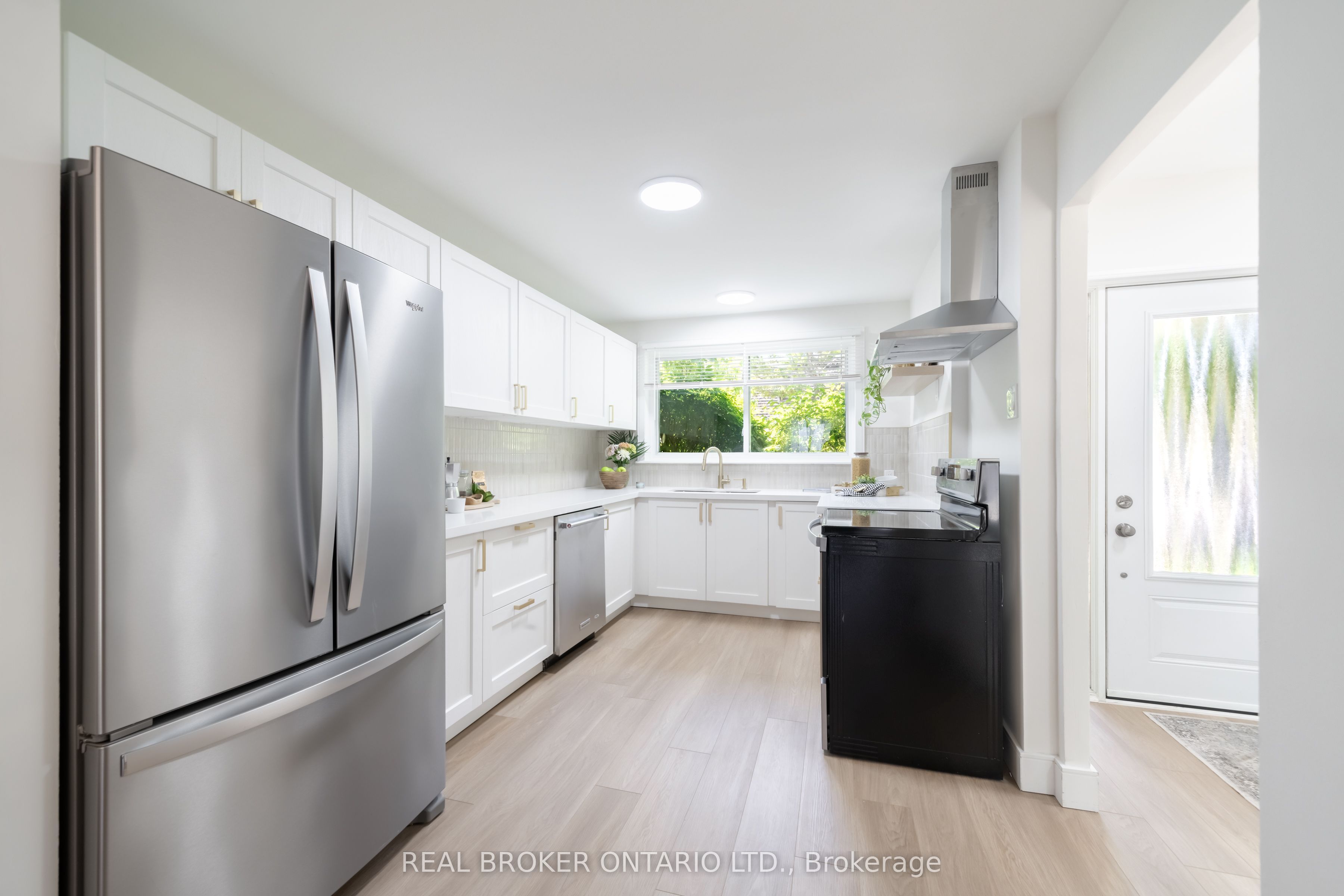 684 Dynes Road 1 Property Photo 10