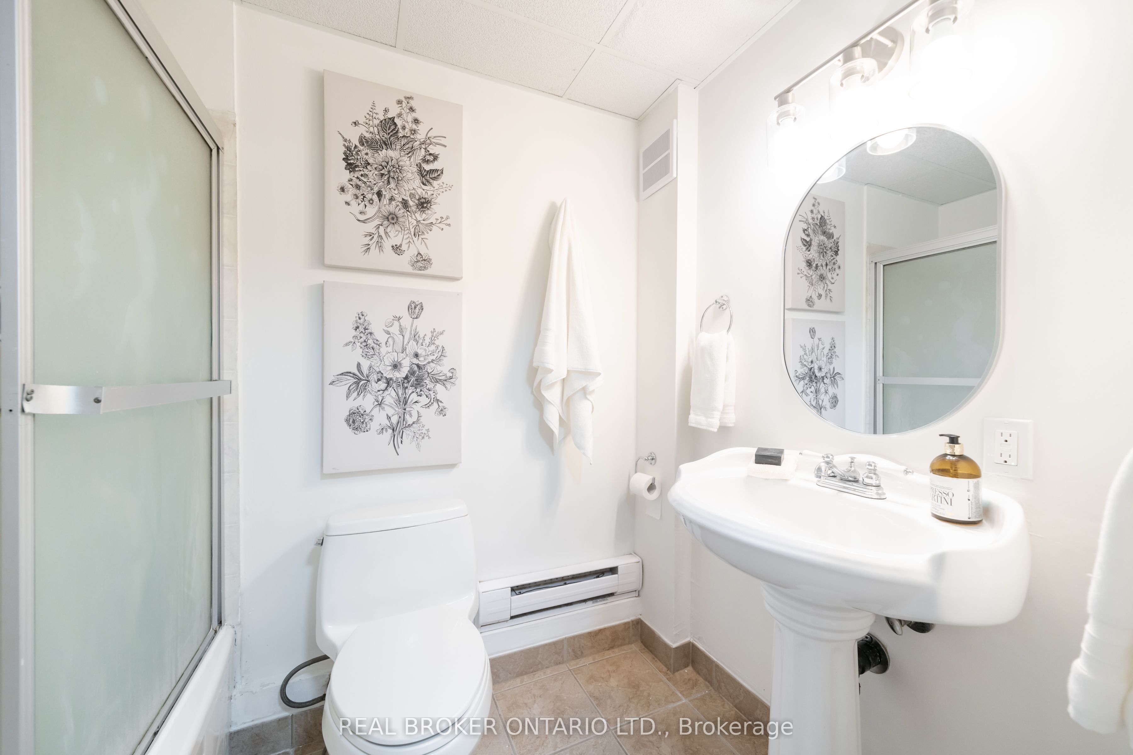 684 Dynes Road 1 Property Photo 29
