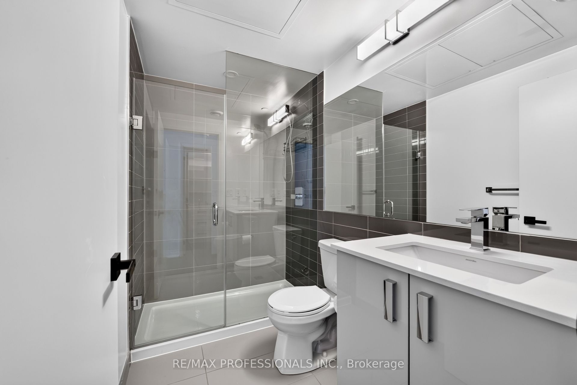 10 Gibbs Road 406 Property Photo 25