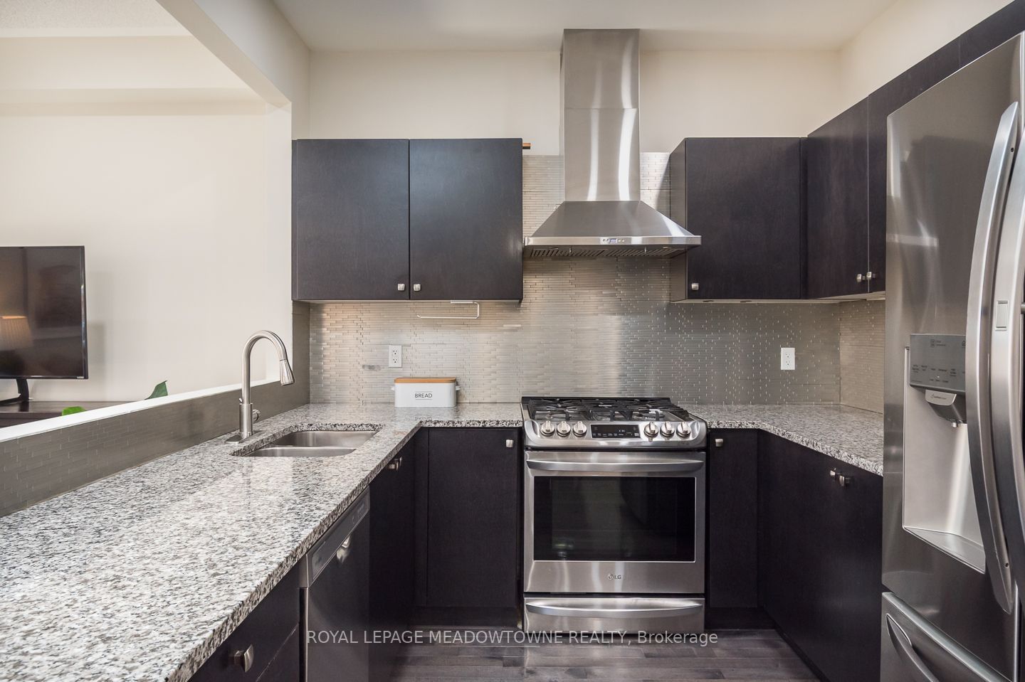 1079 Job Crescent Property Photo 13