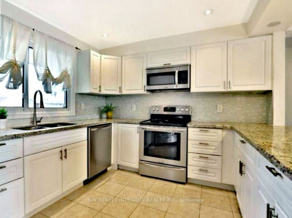 1580 Lancaster Drive 29 Property Photo 2