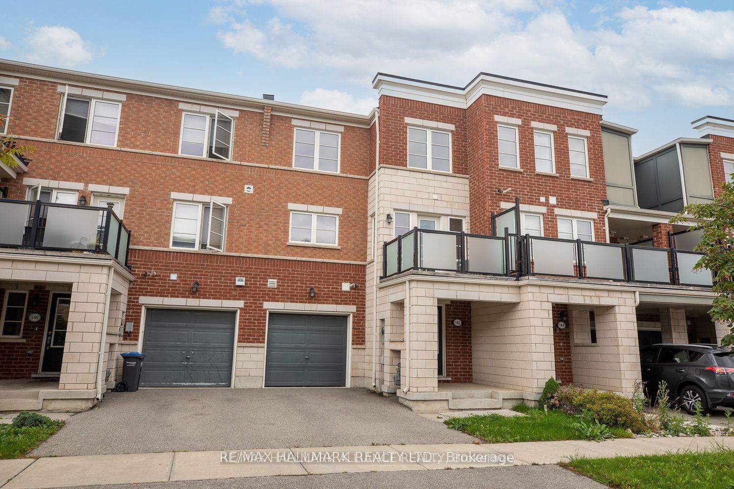 142 Baycliffe Crescent Property Photo 2