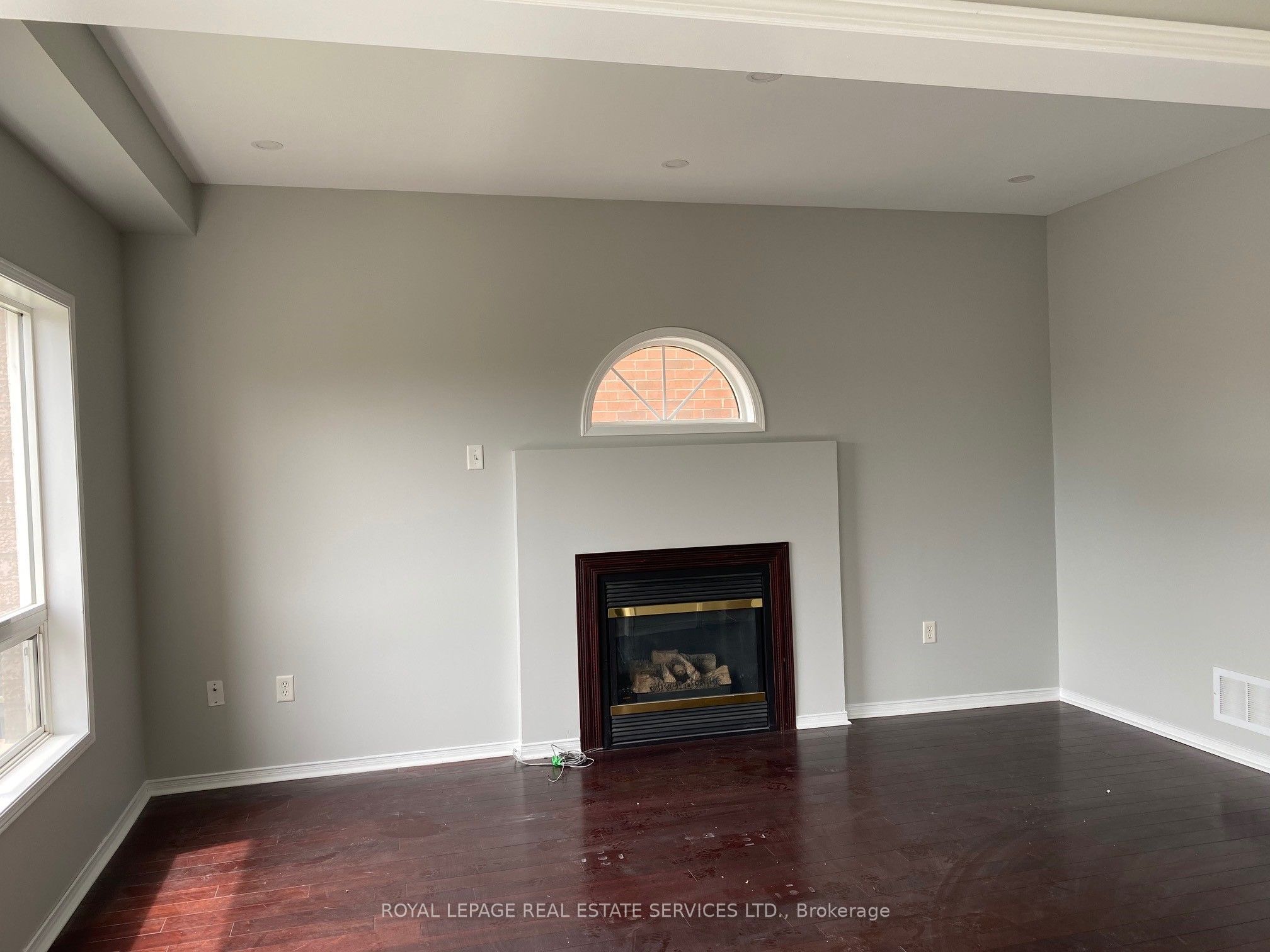 2362 Woodridge Way Property Photo 6