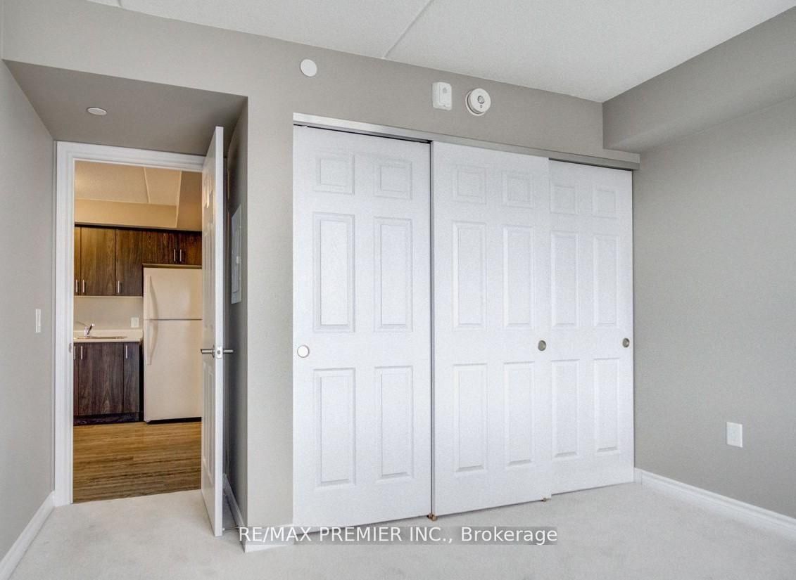 716 Main Street E 905 Property Photo 11