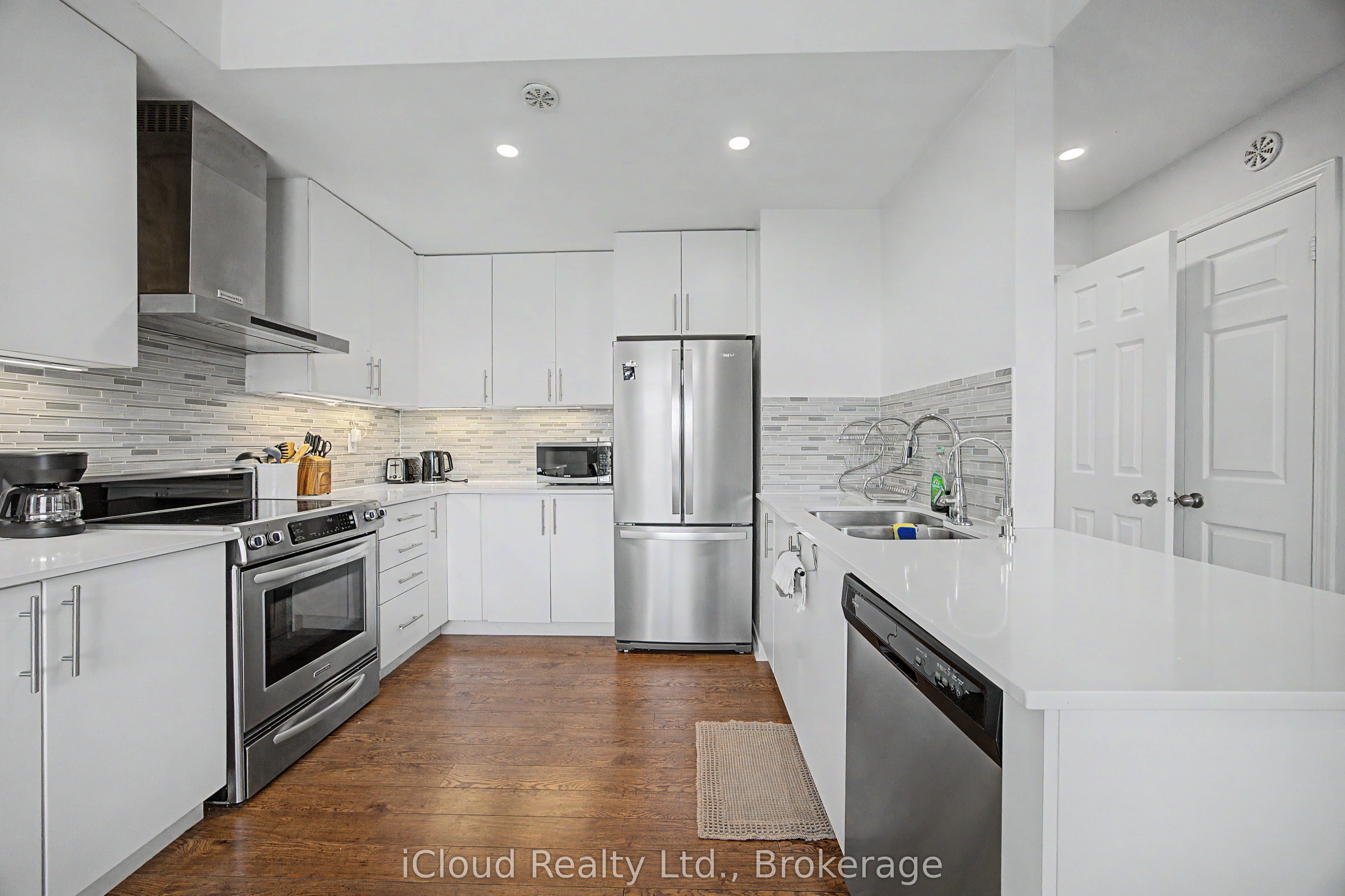 180 Howden Boulevard 6 Property Photo 3
