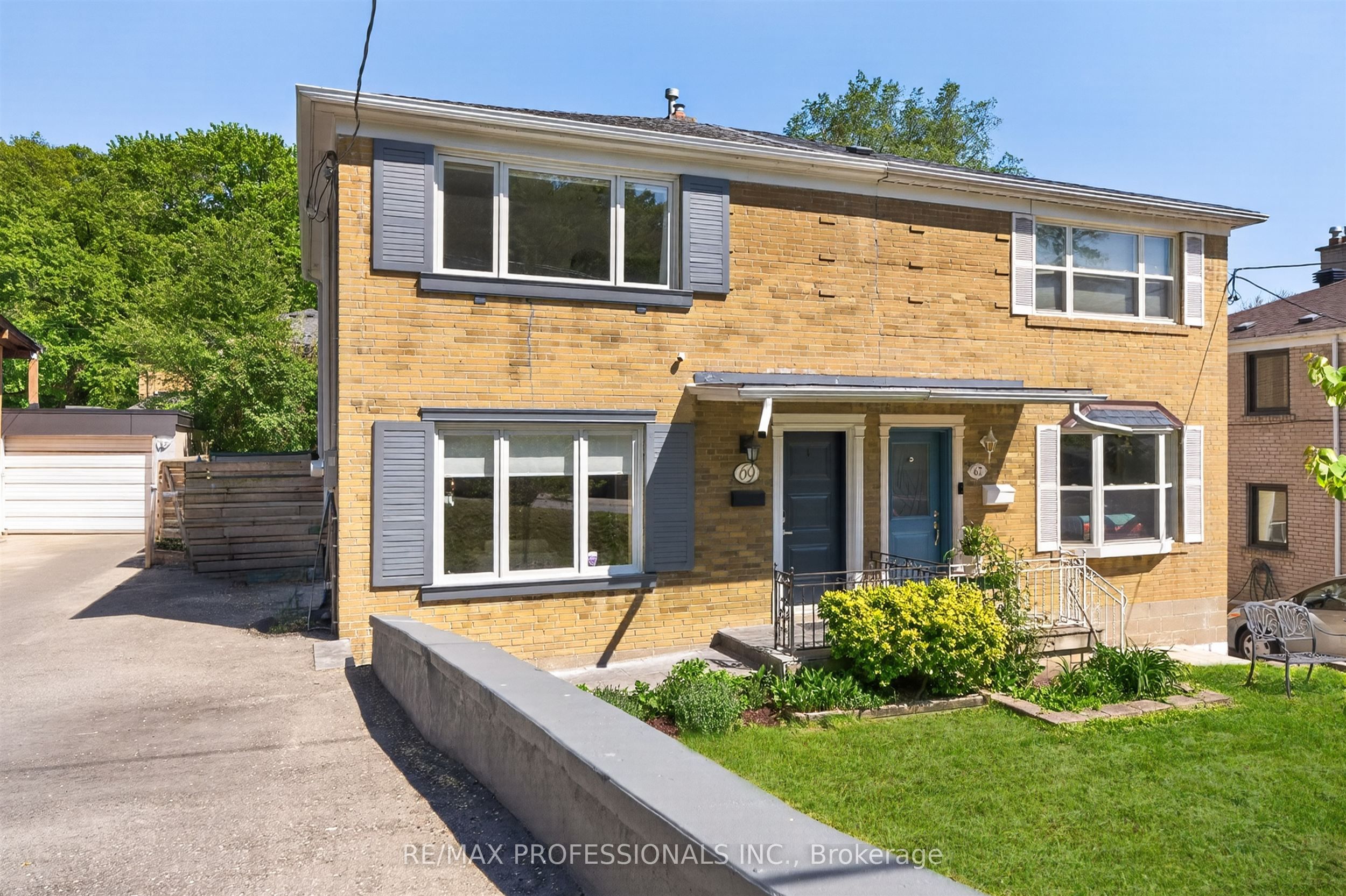 69 Skylark Road Property Photo 2