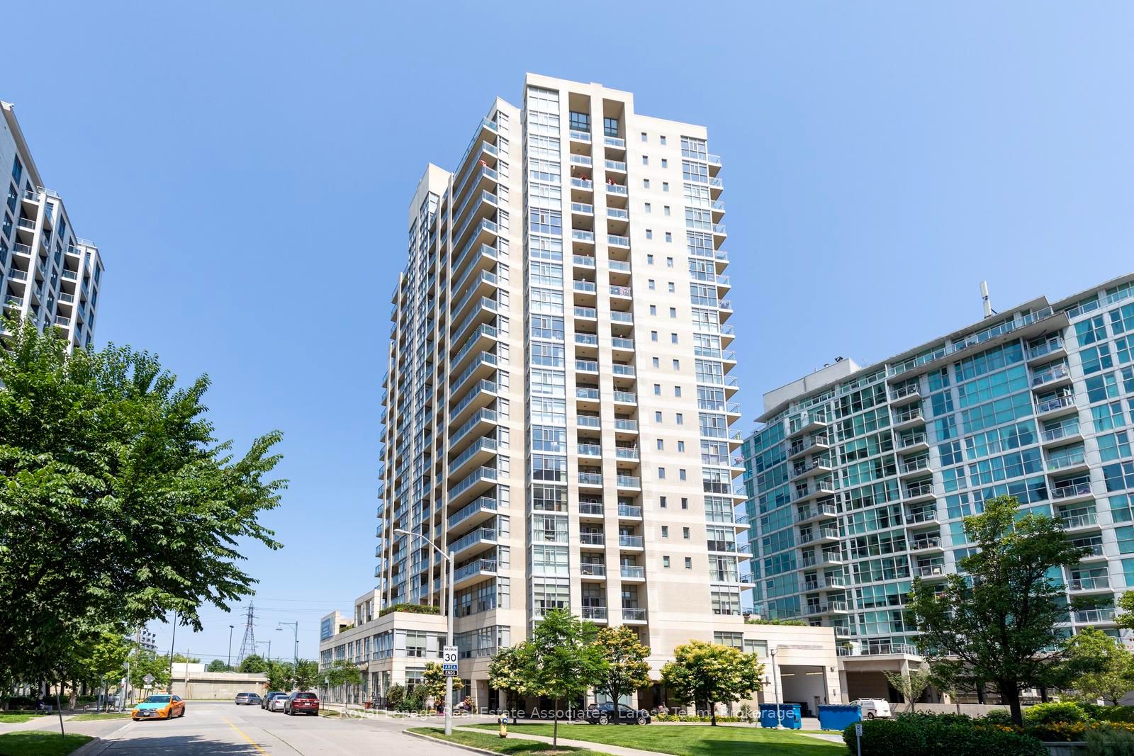 3 Marine Parade Drive 2101 Property Photo 1