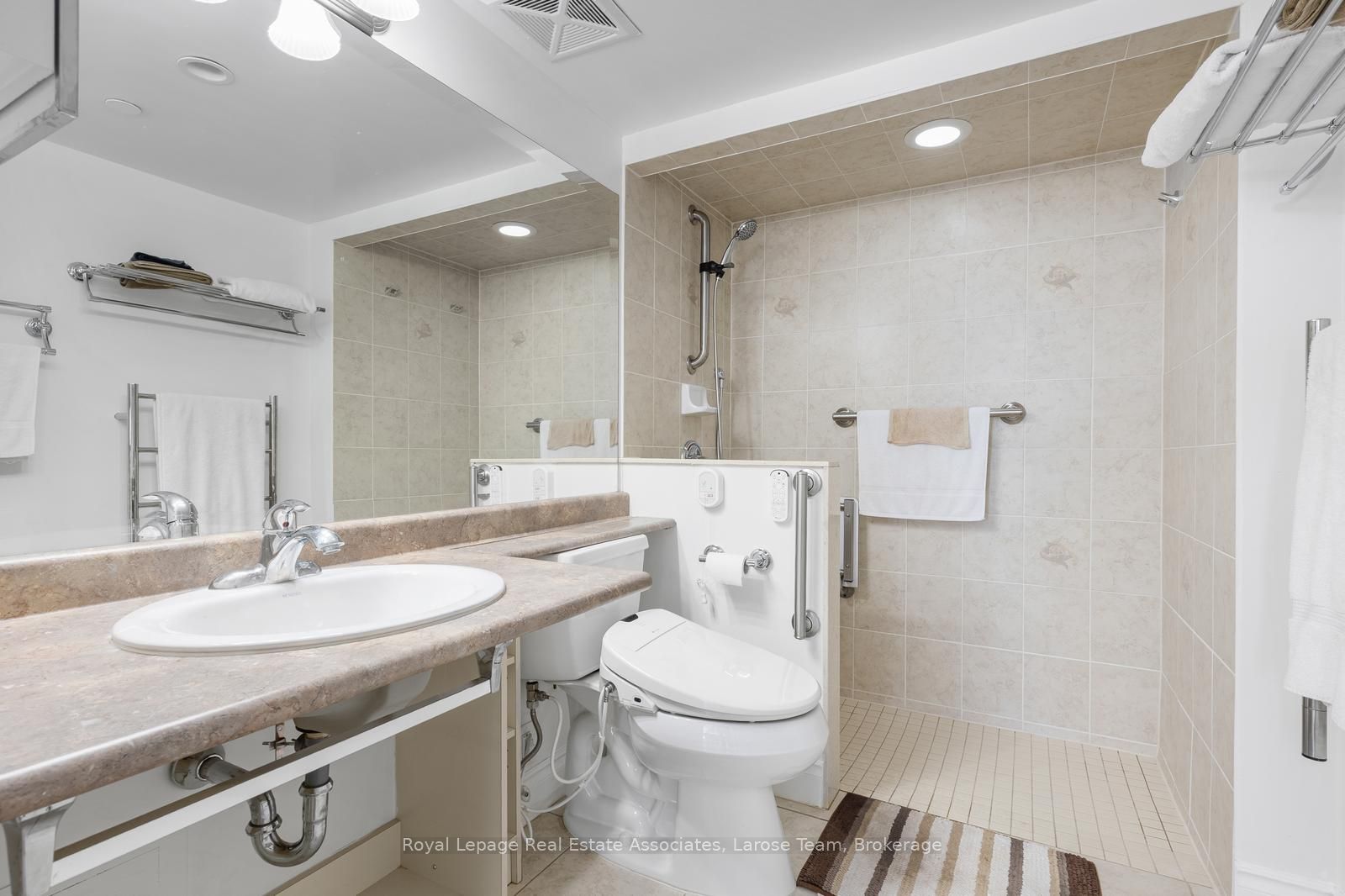 3 Marine Parade Drive 2101 Property Photo 20