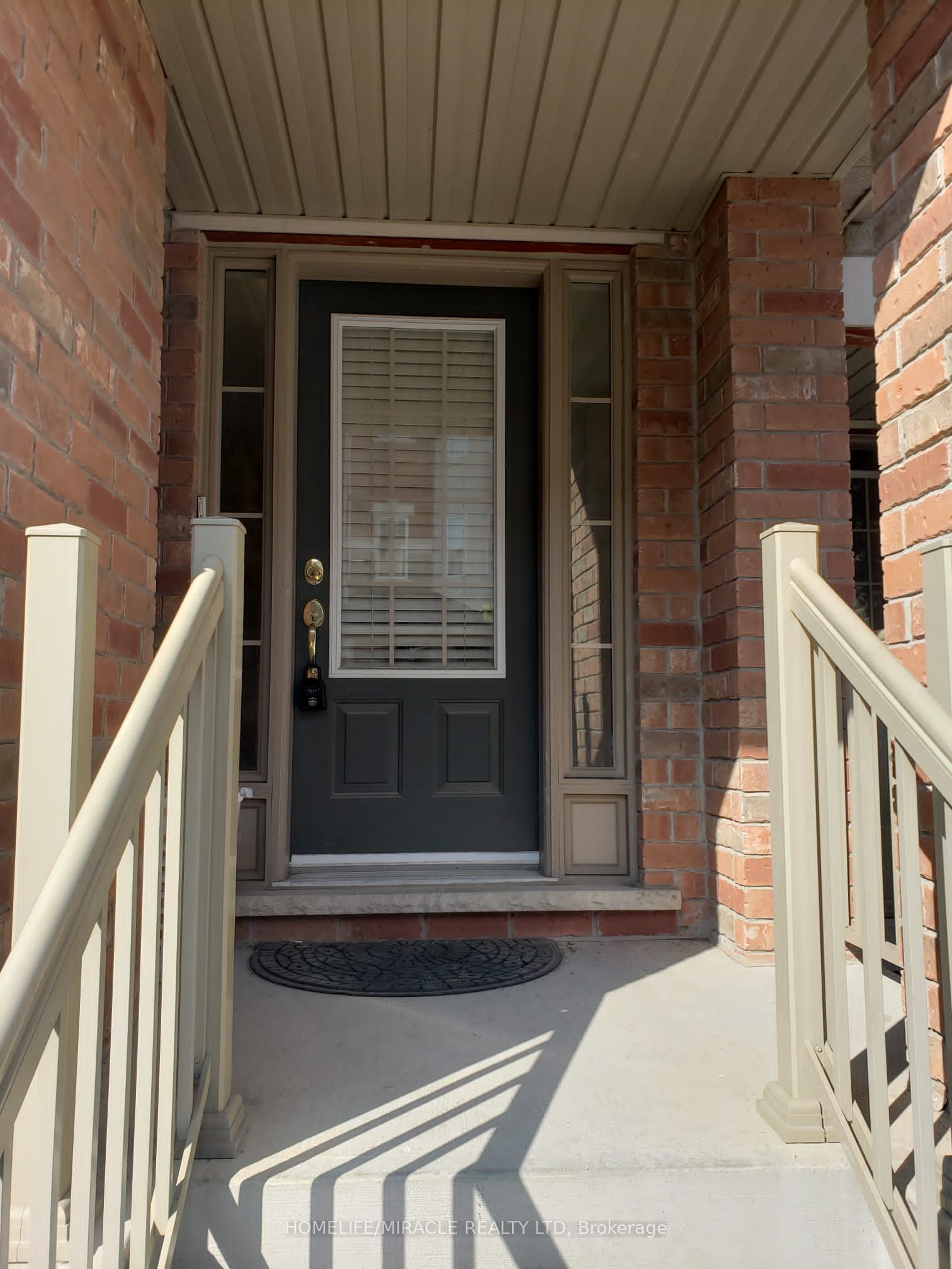 W13634758 Property Photo 1