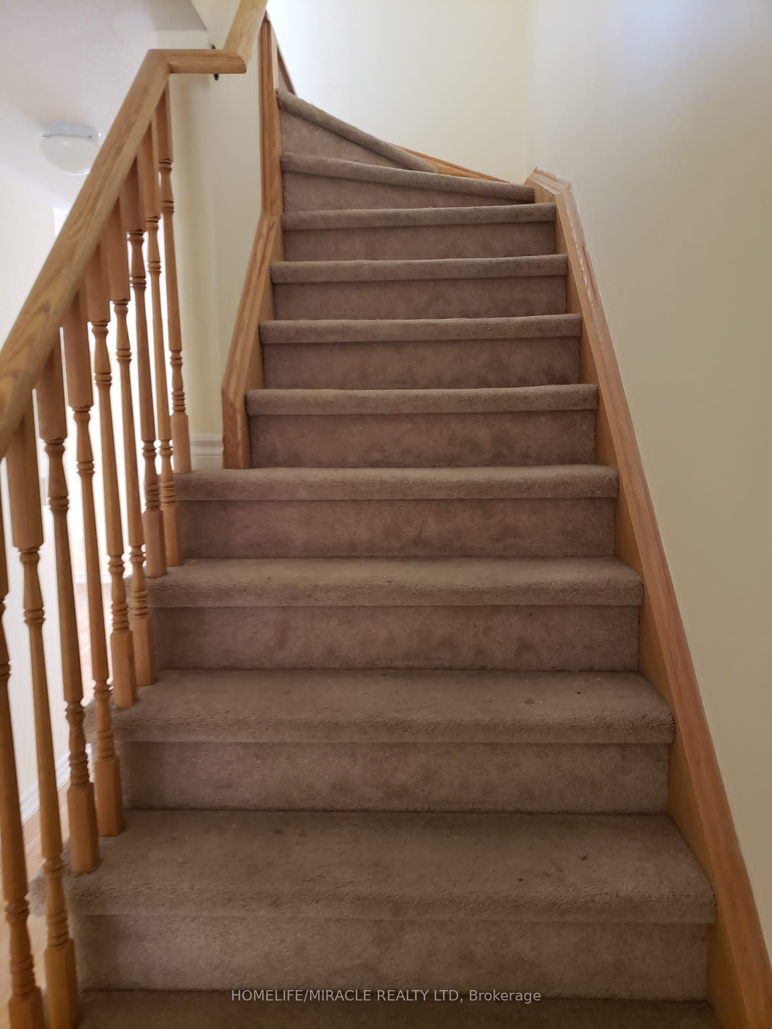 W13634758 Property Photo 9