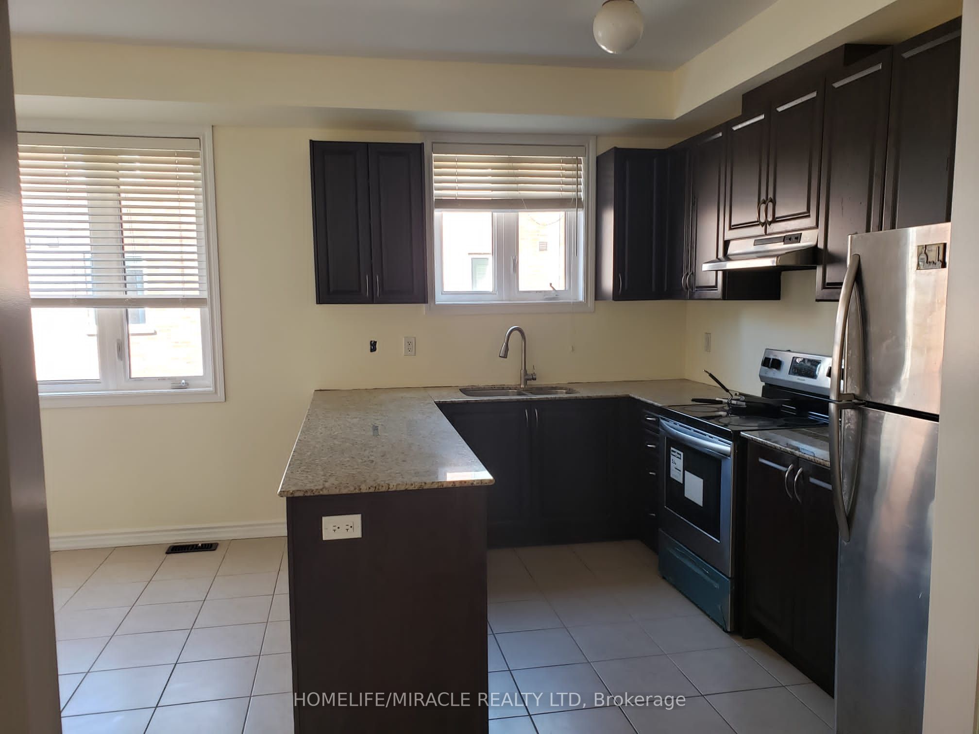 W13634758 Property Photo 10