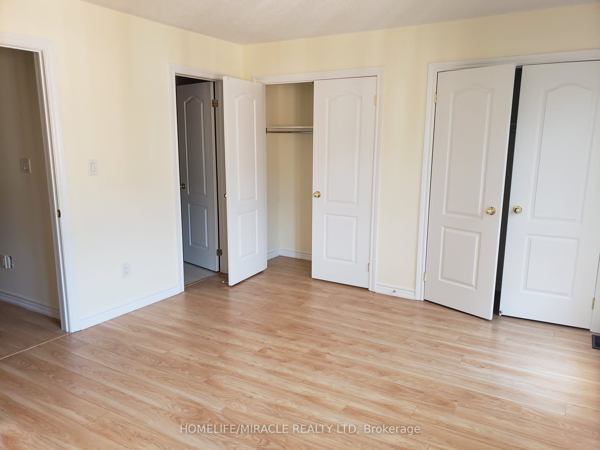 W13634758 Property Photo 15
