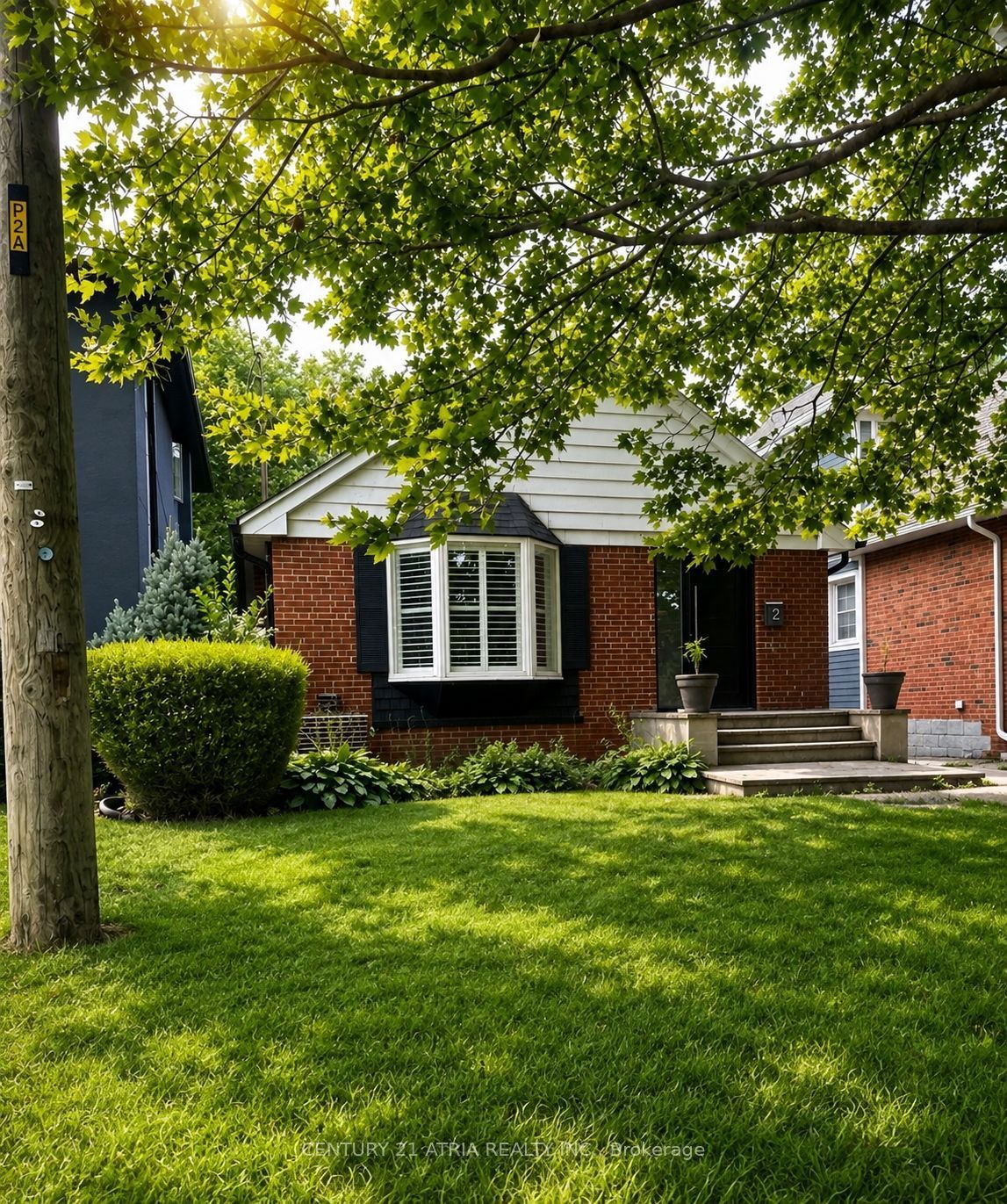 2 Crystal Crescent Property Photo 2