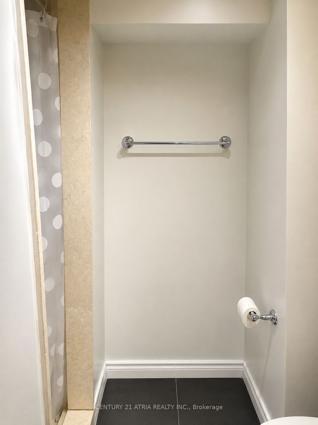 2 Crystal Crescent Property Photo 12